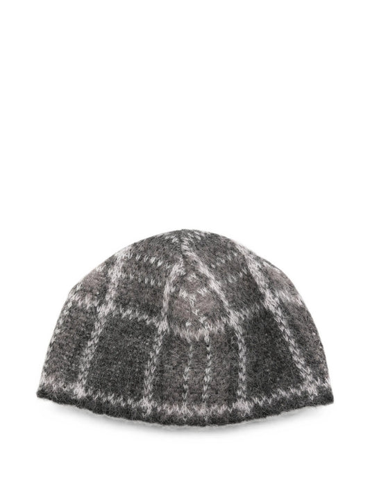 check-pattern beanie hat