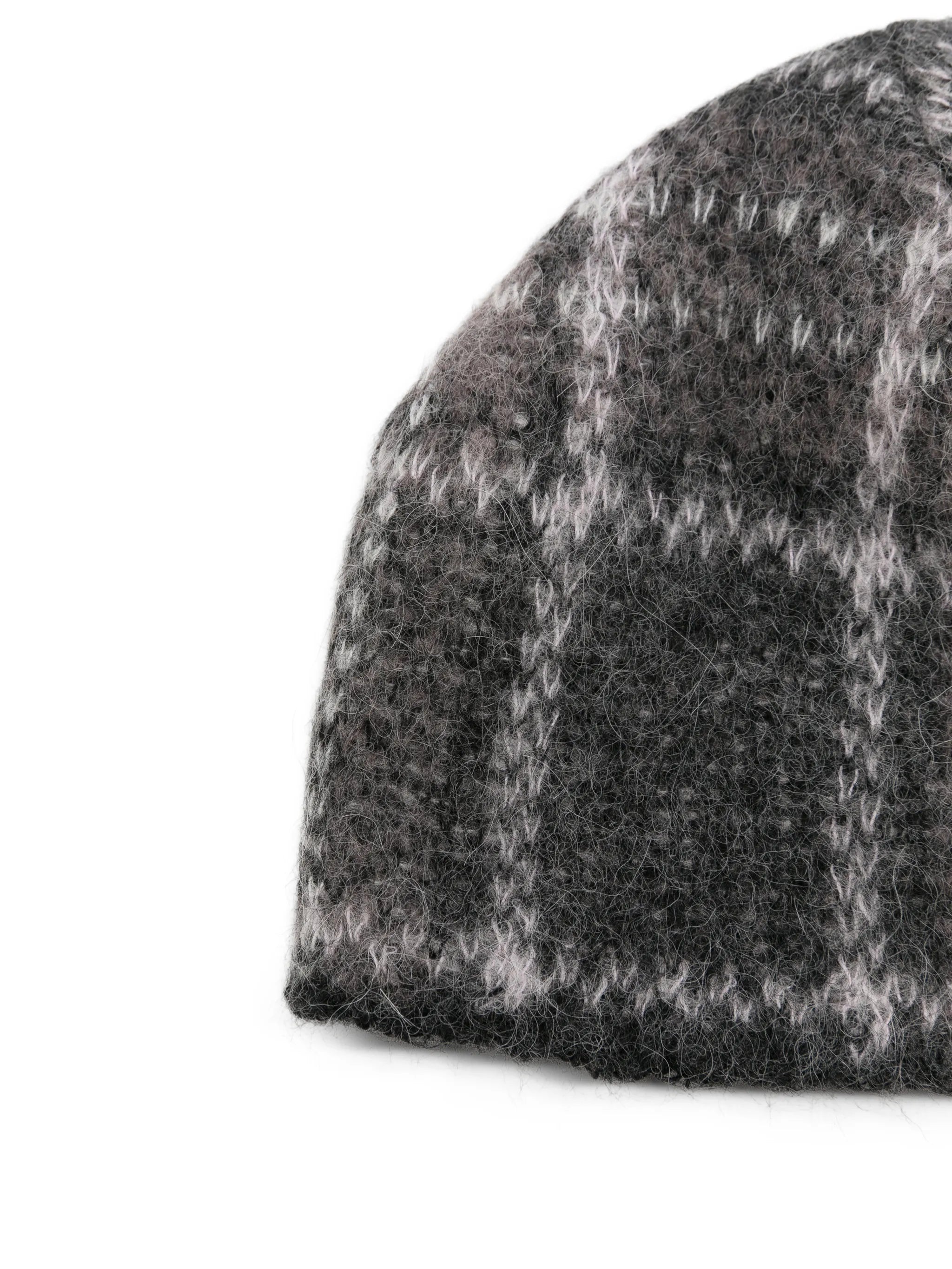 check-pattern beanie hat
