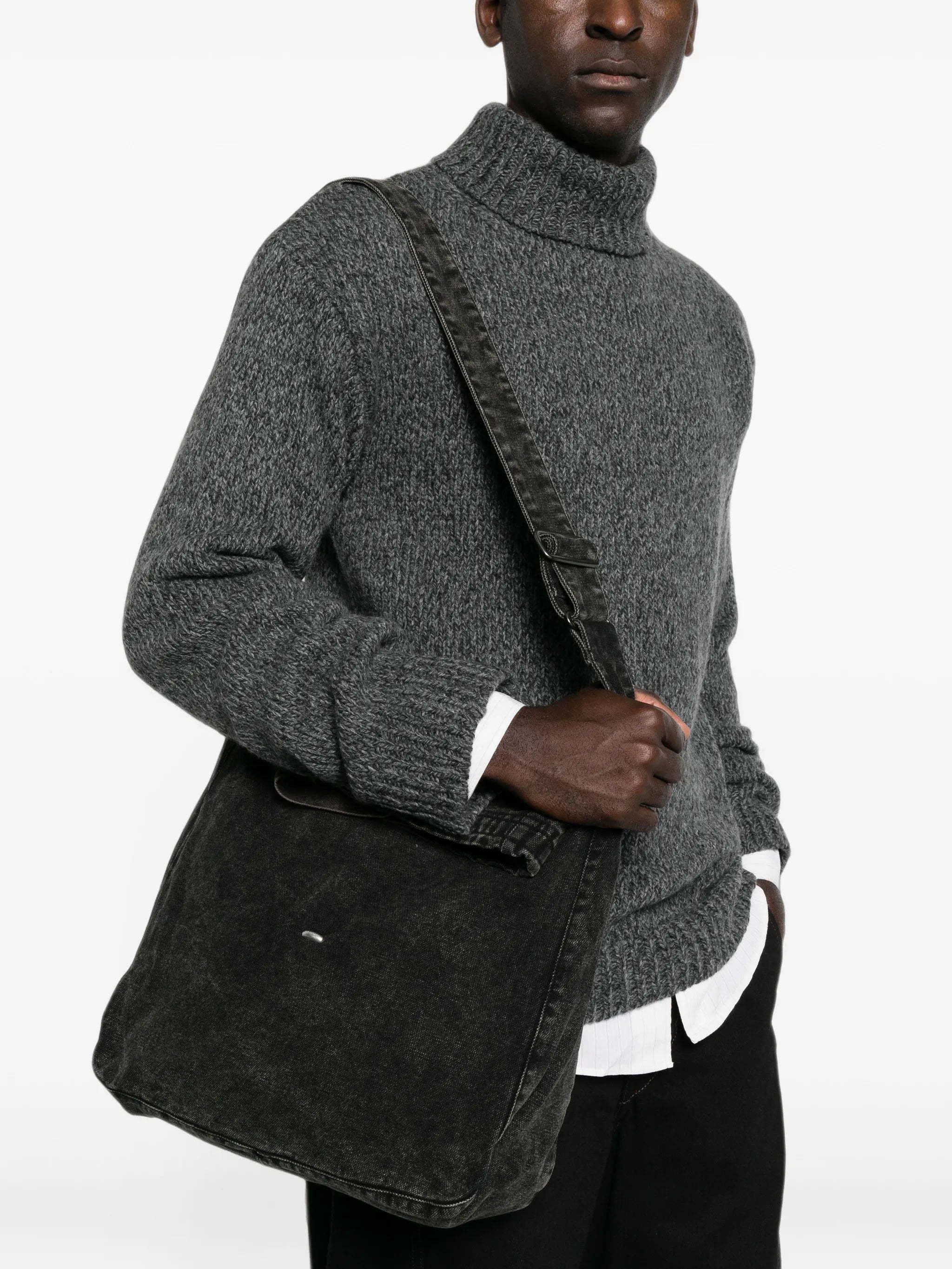 Sling canvas messenger bag