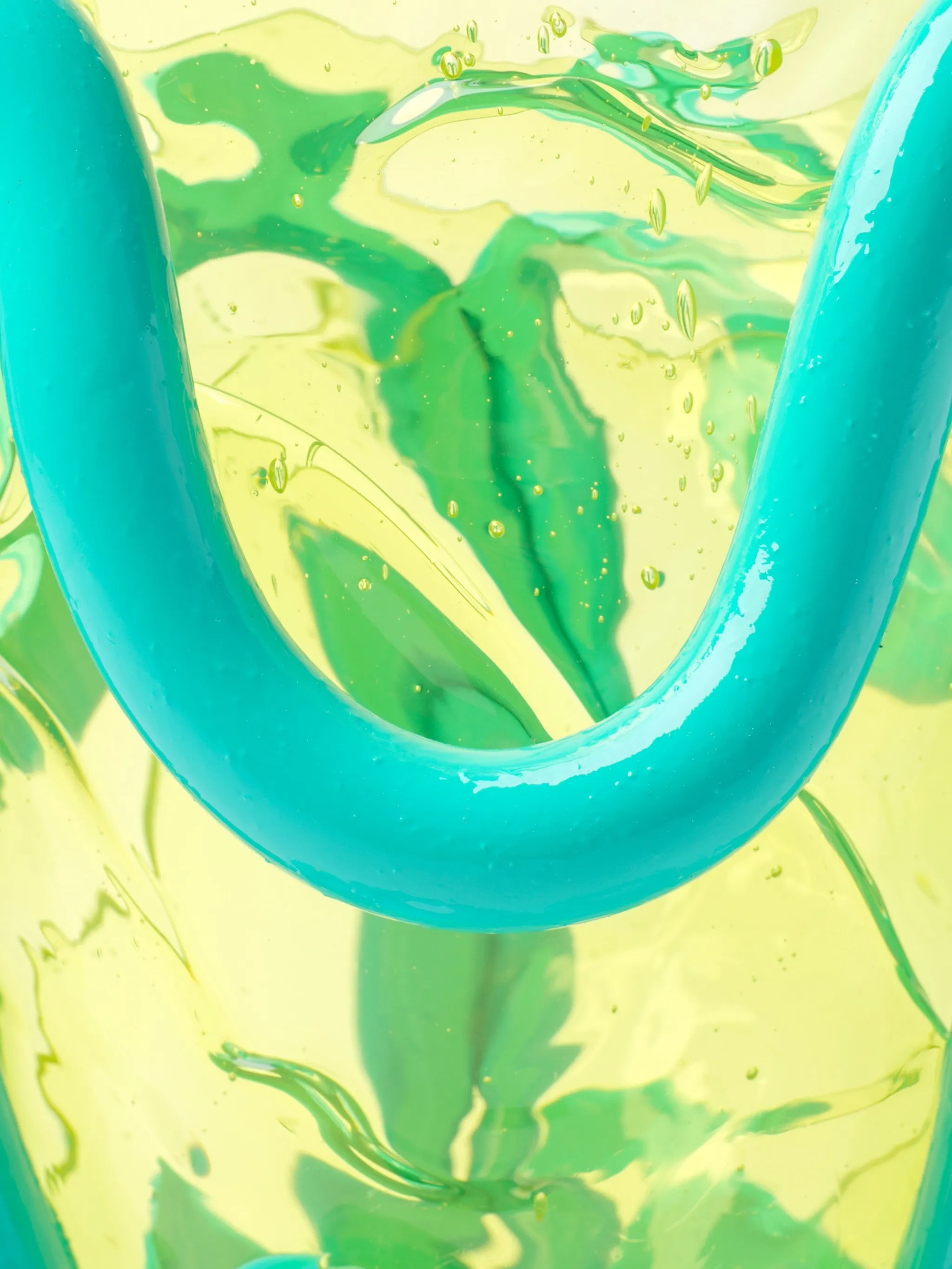Summer wavy-edge vase