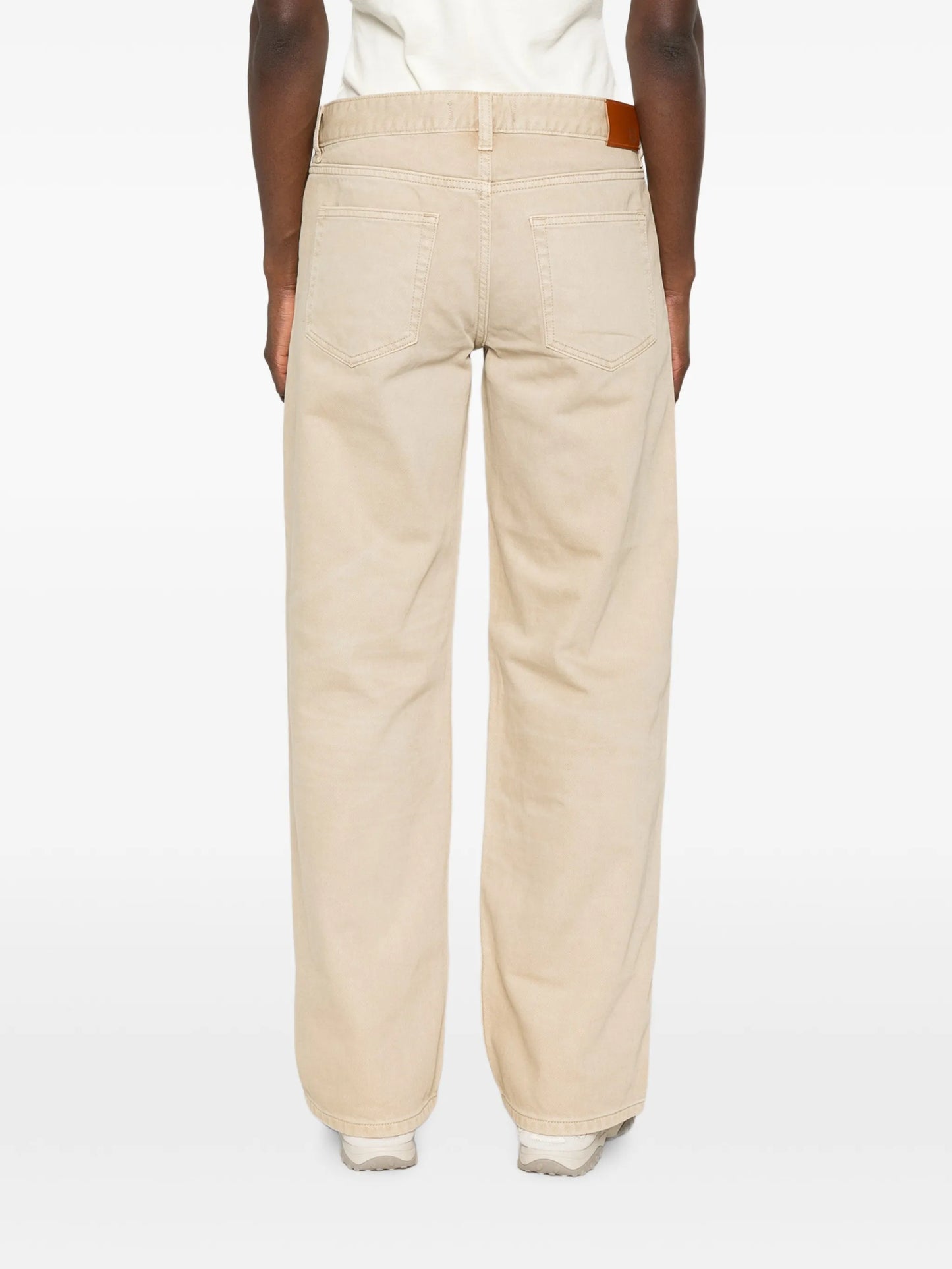 low-rise baggy jeans
