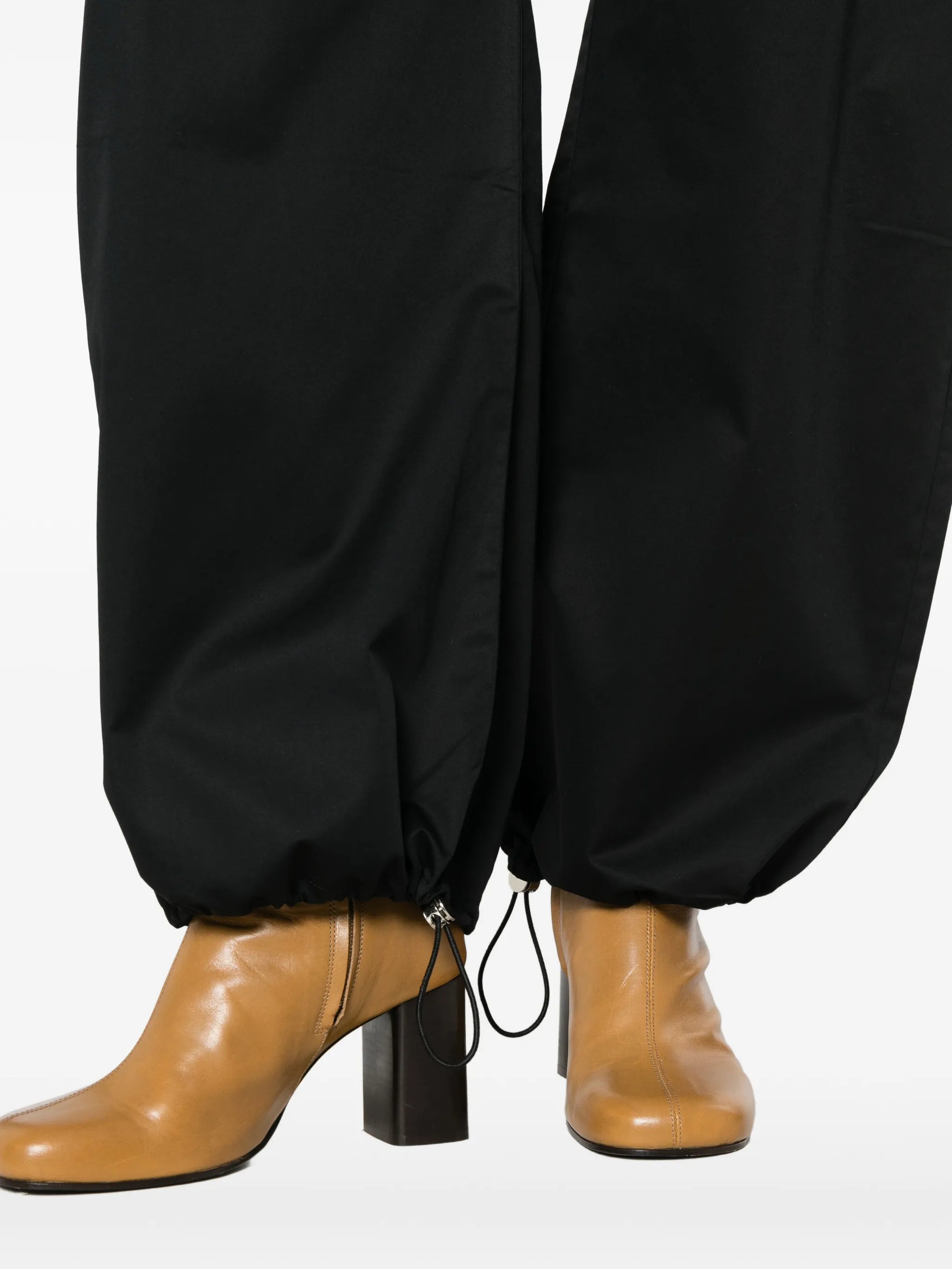 Isla Cinch belt-loop trousers