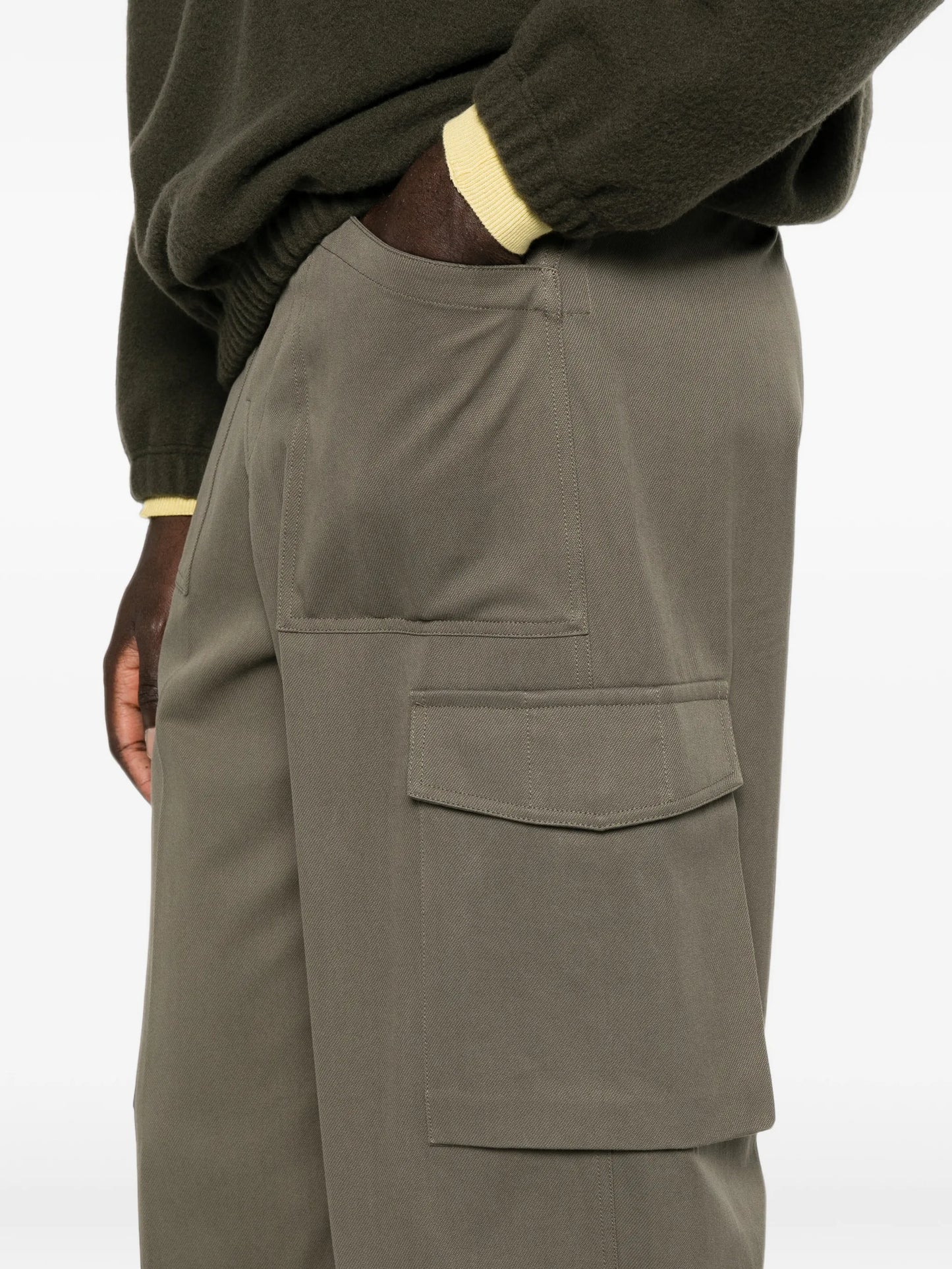 belt-loop cargo pants