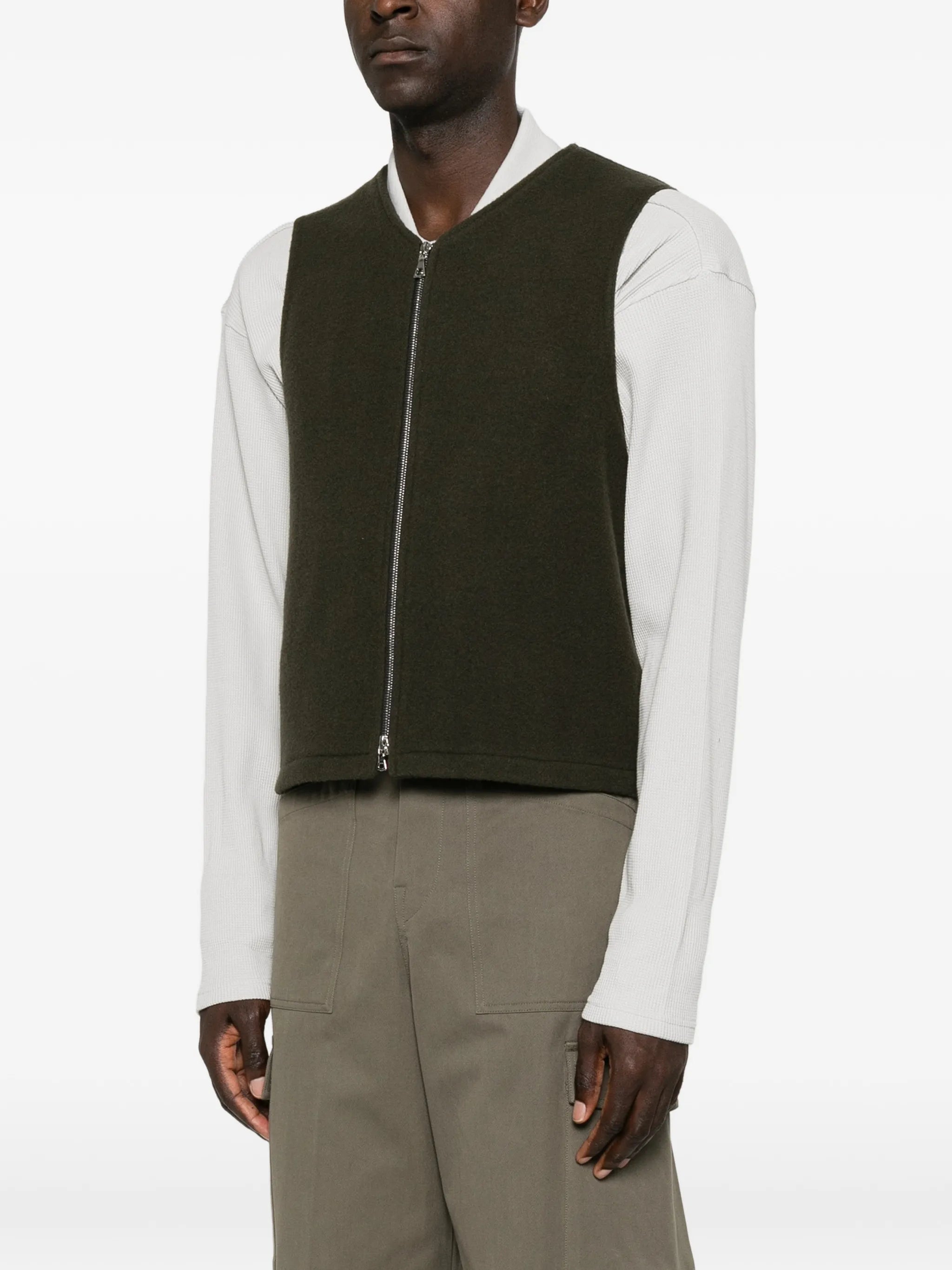 sleeveless zip-fastening gilet
