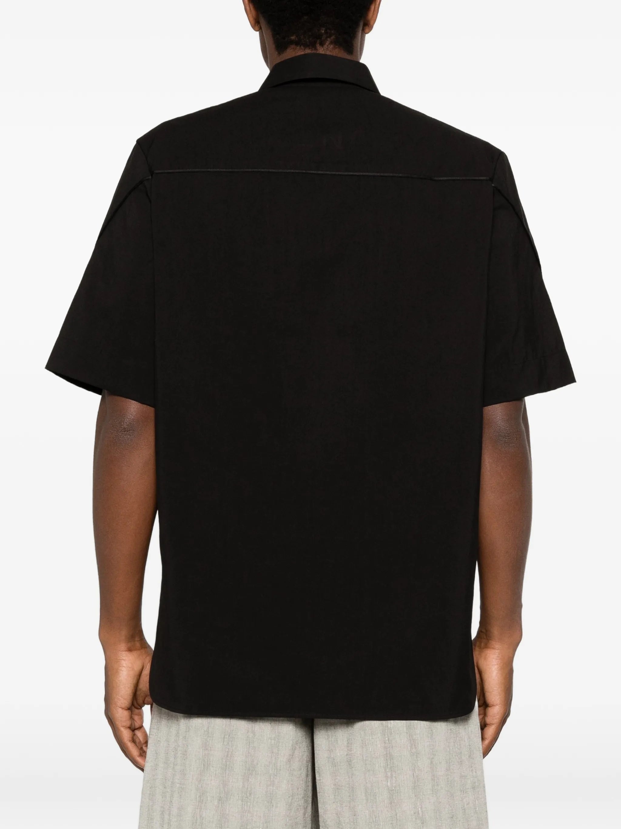 zip-up short-sleeve shirt