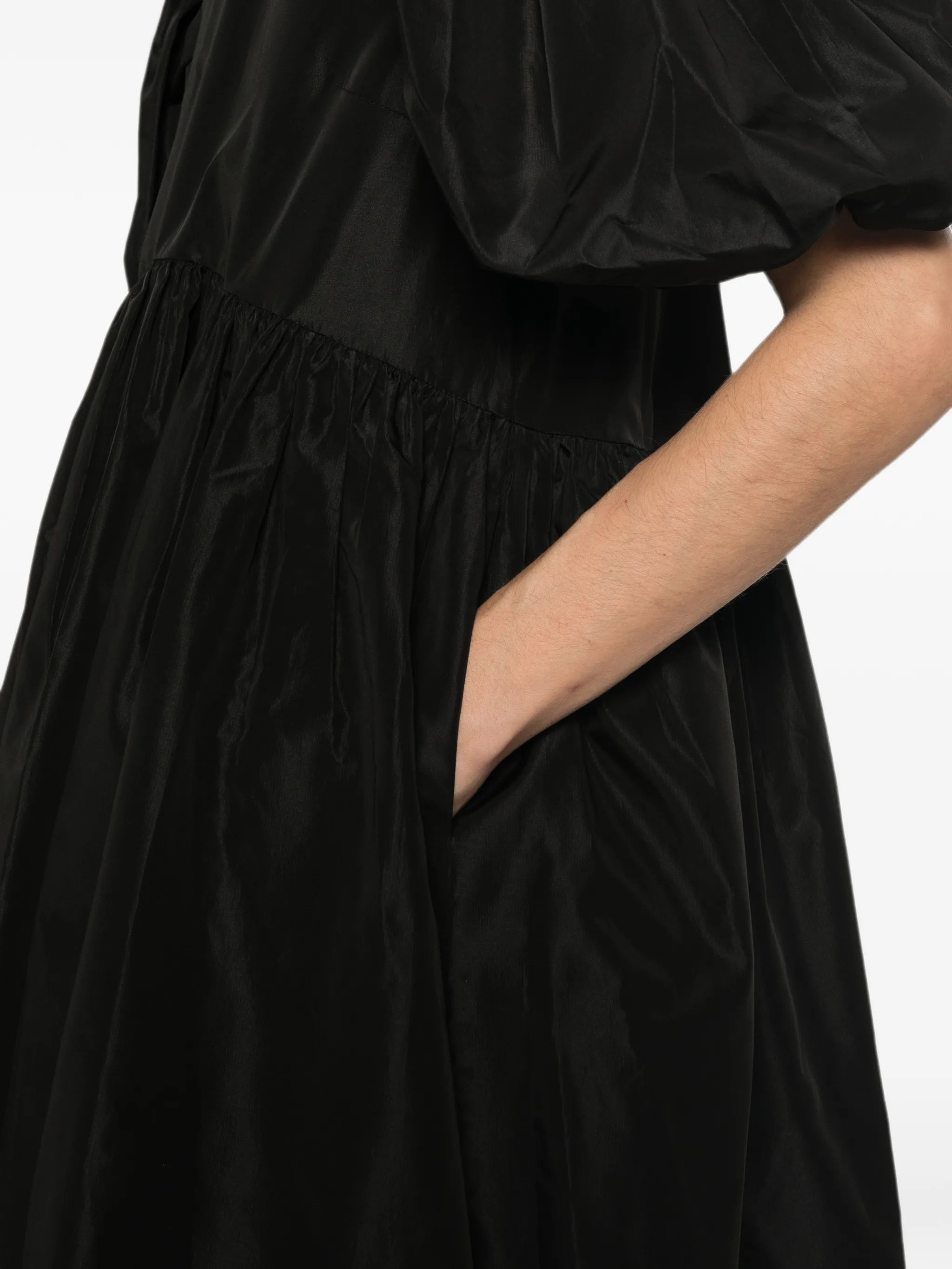 puff-sleeve petal-collar dress