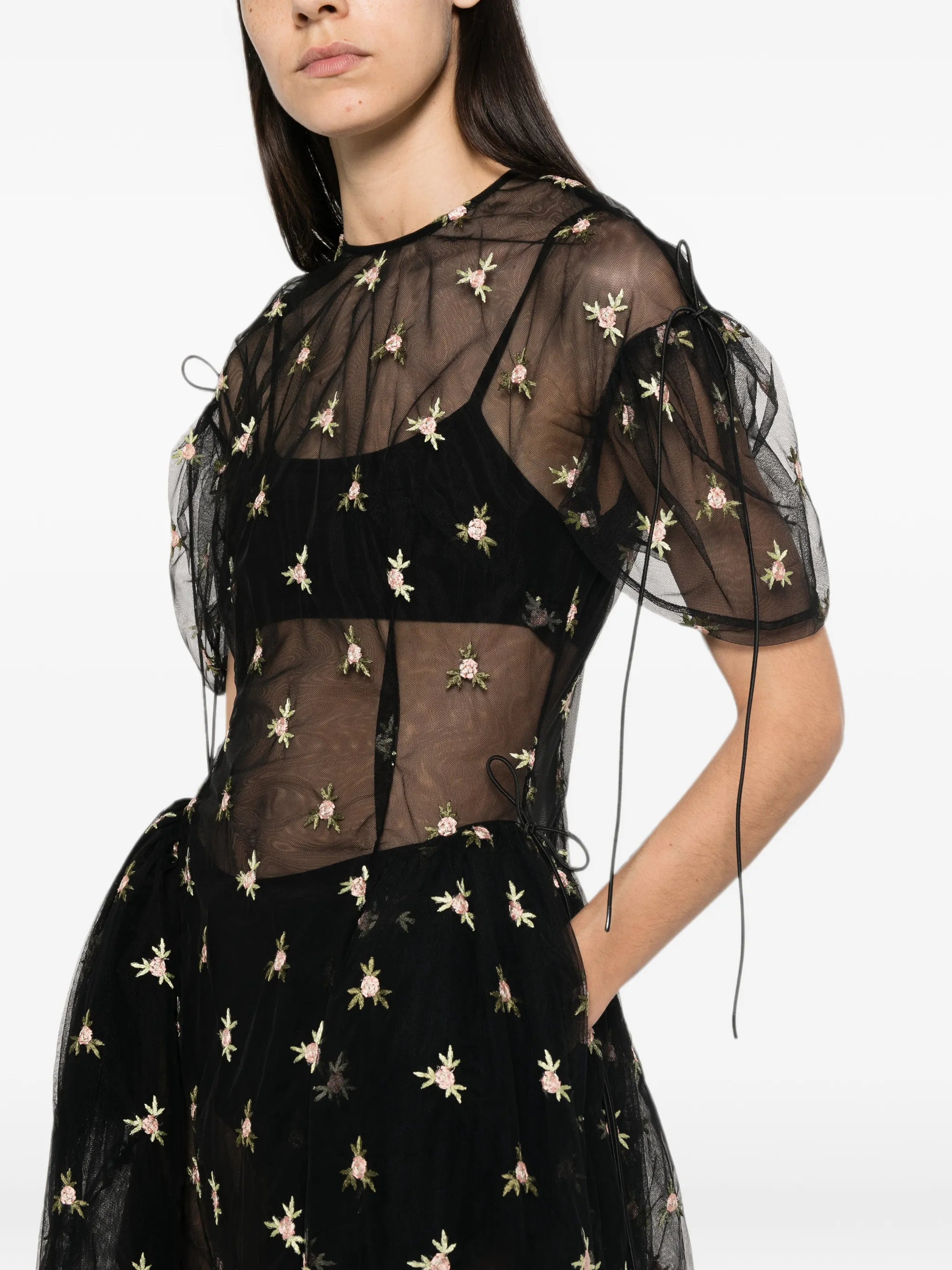floral-embroidered puff-sleeve dress