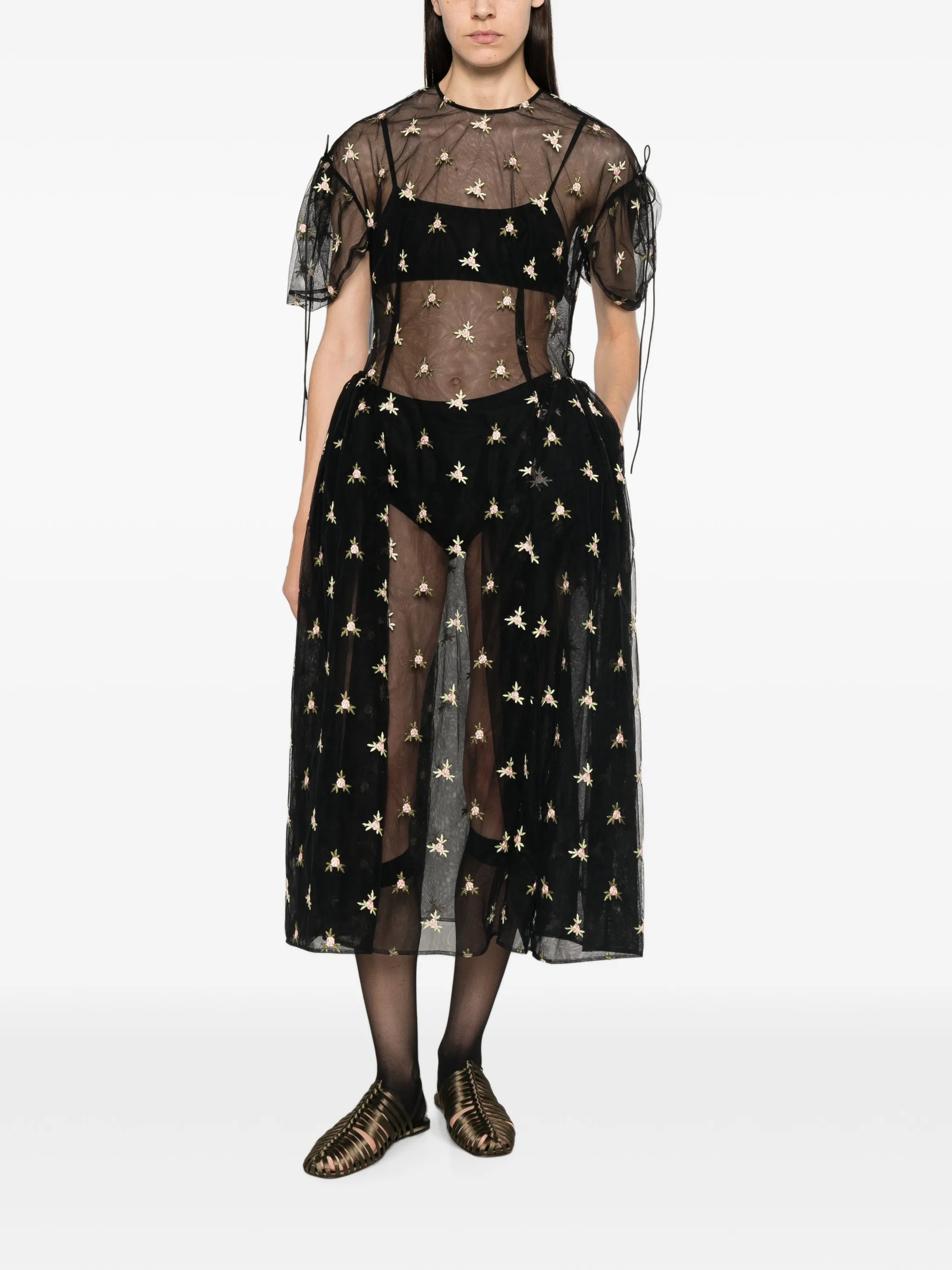 floral-embroidered puff-sleeve dress