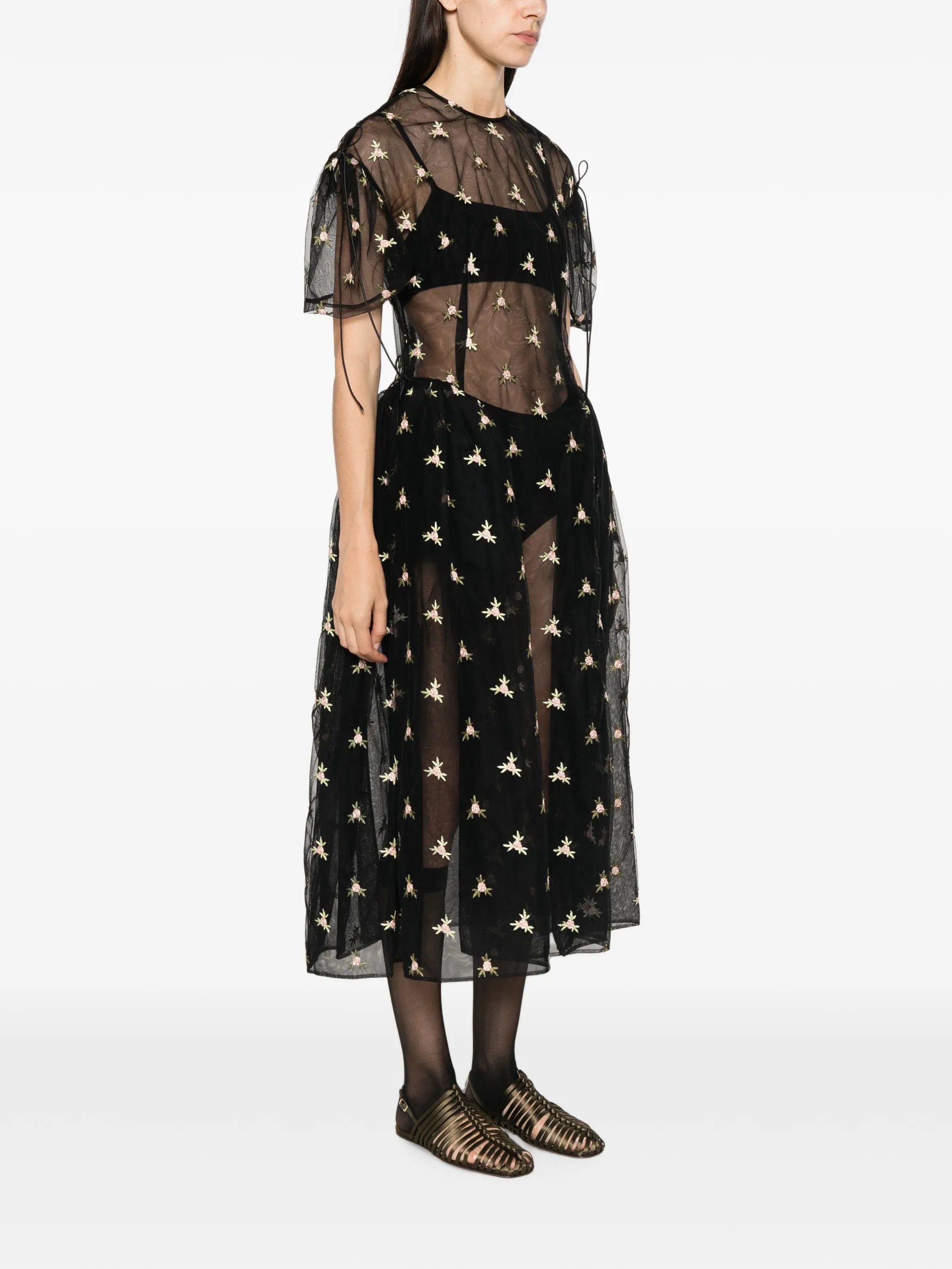 floral-embroidered puff-sleeve dress