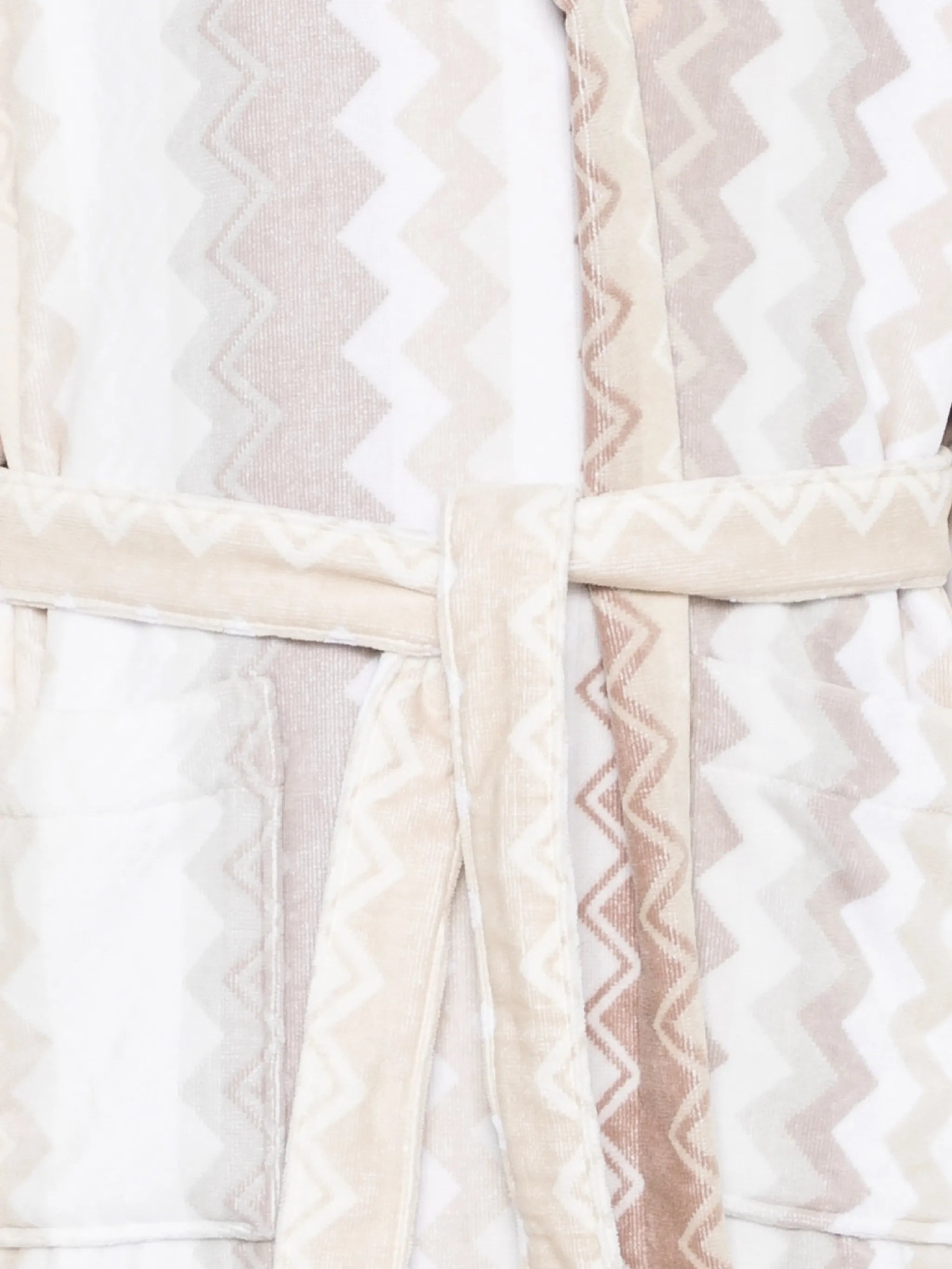zigzag-pattern dressing gown