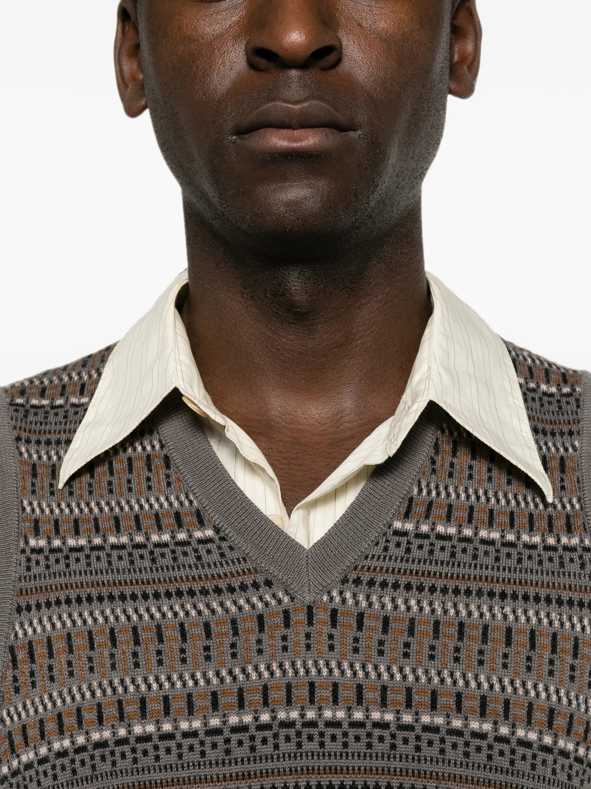 V-neck jacquard-knit vest