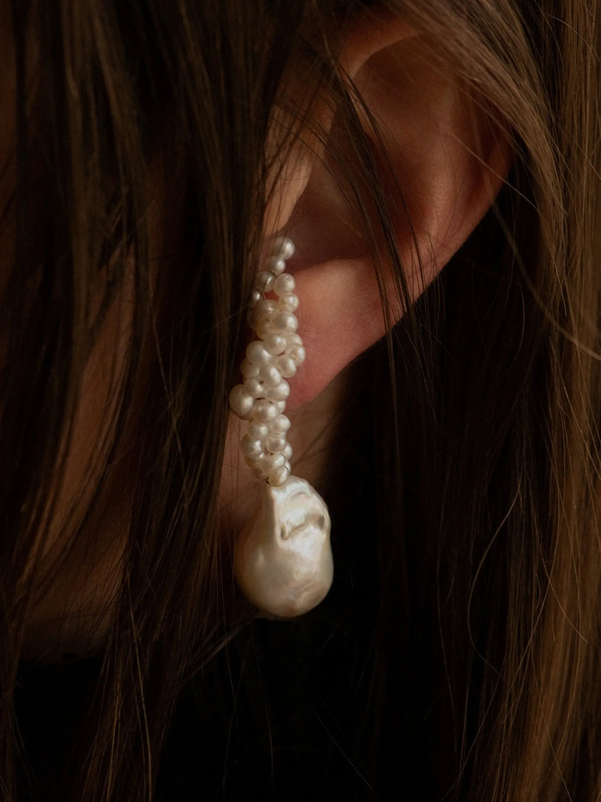 Gotcha pearl earrings