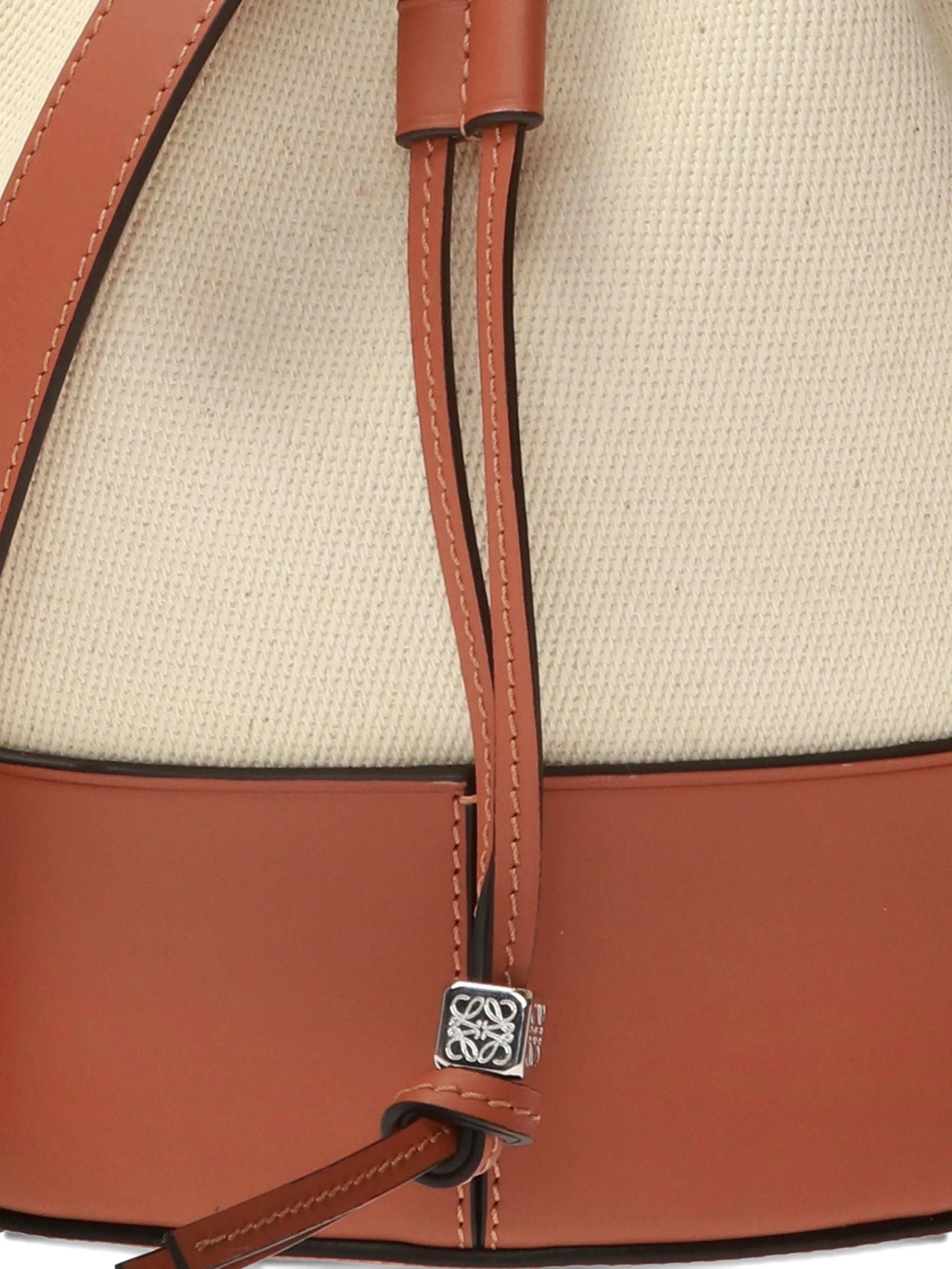 Balloon bucket bag