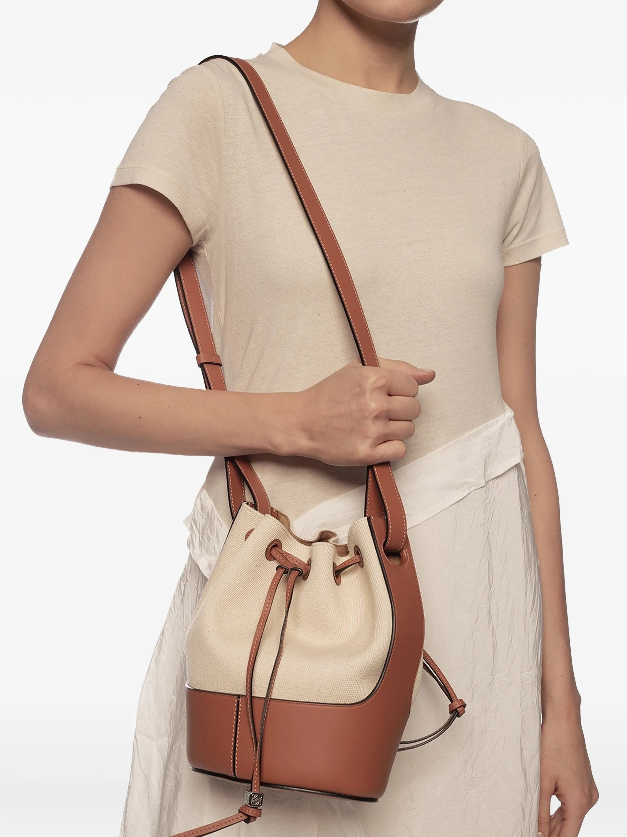 Balloon bucket bag