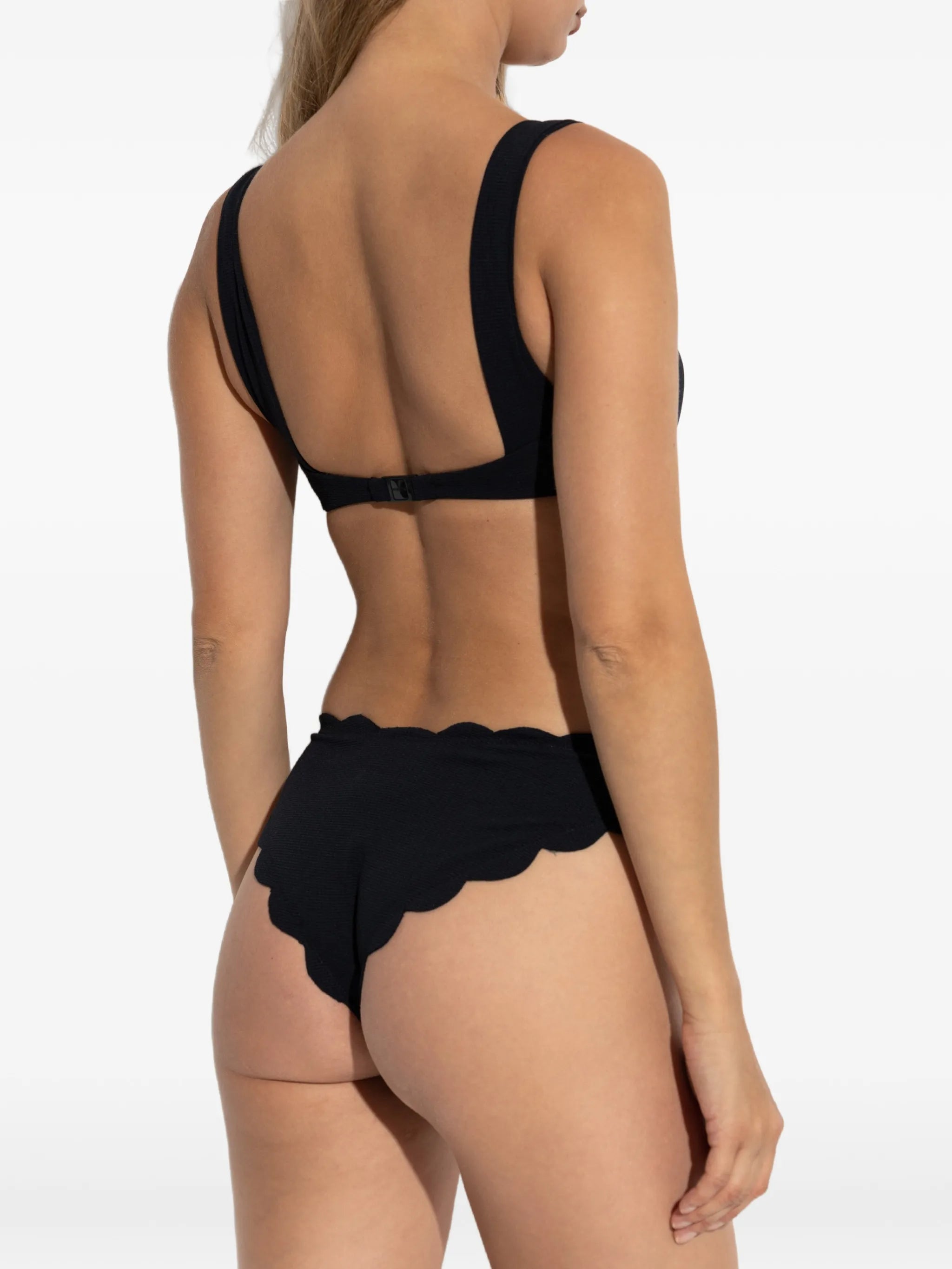 scalloped-edge underwired bikini top