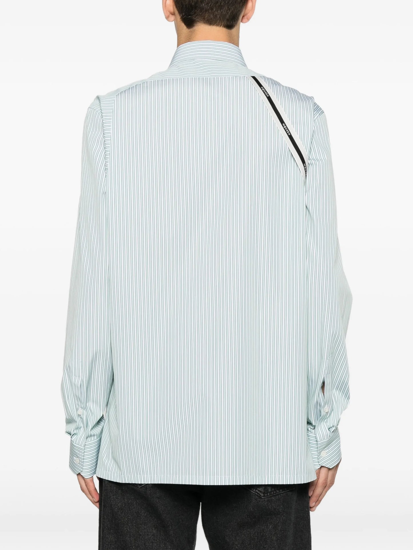 logo Harness shirt in white/light blue