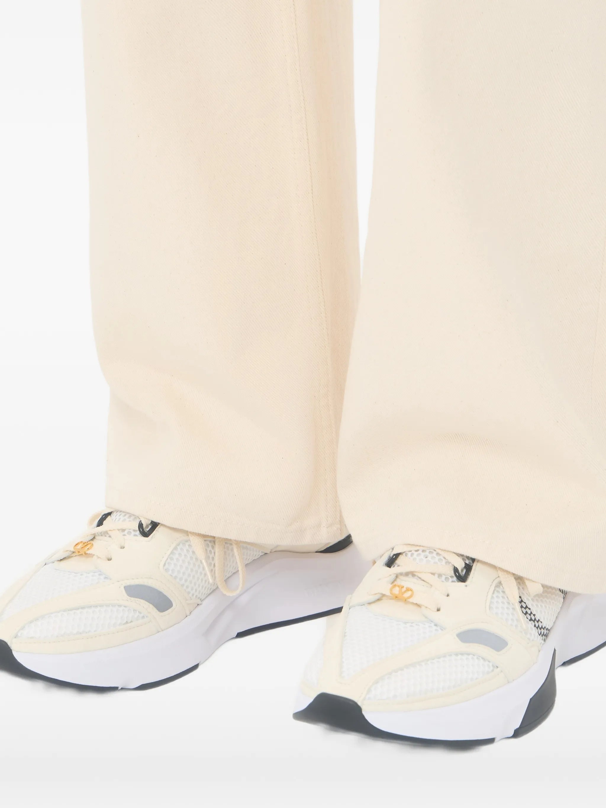 Demivee trainers in mesh fabric with suede inserts