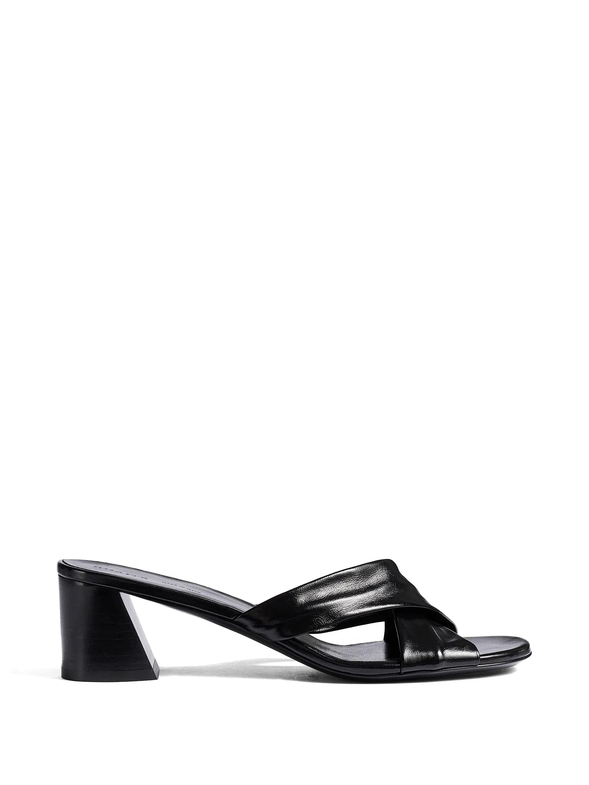 Liria sandals