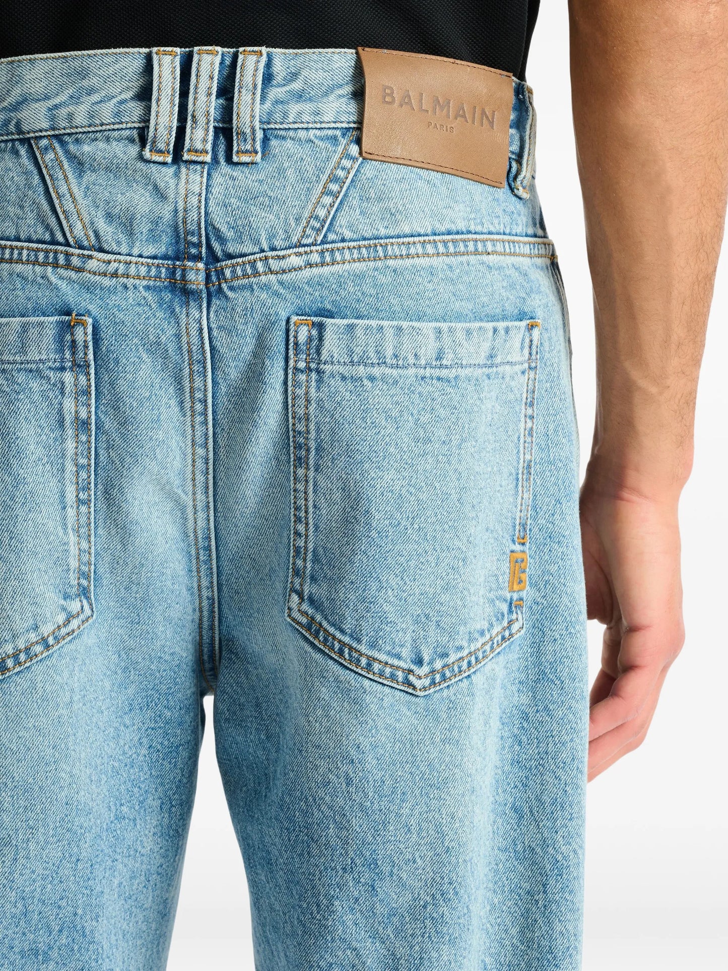 loose-fit jeans in light blue denim