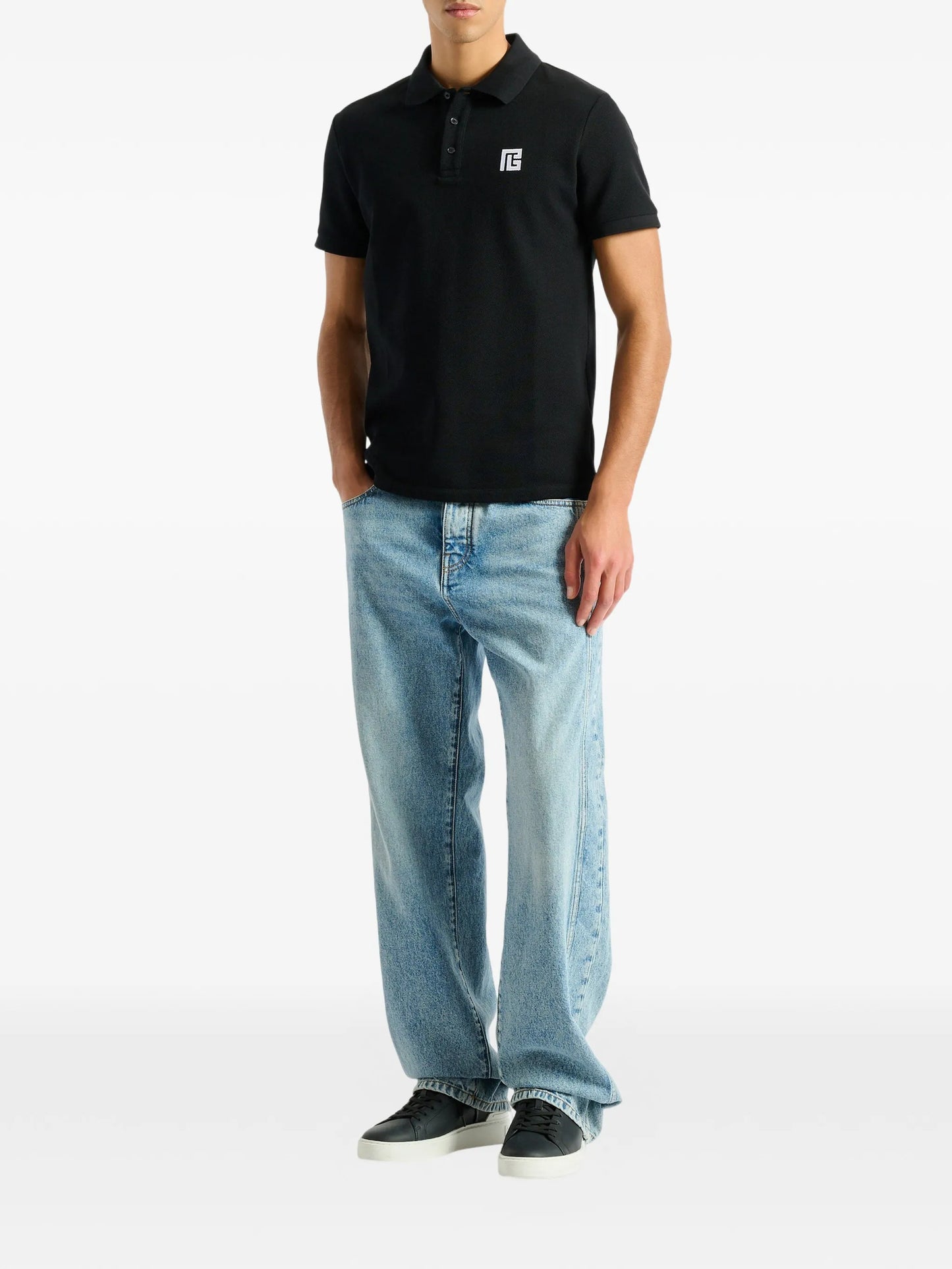 loose-fit jeans in light blue denim