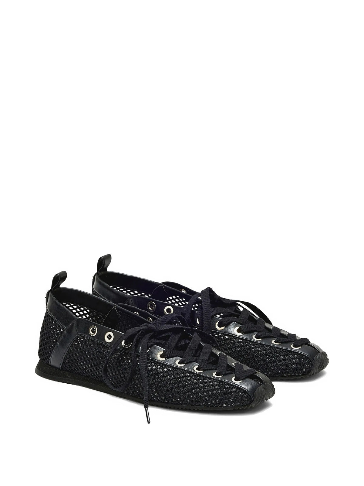 sporty Ballerina in black mesh