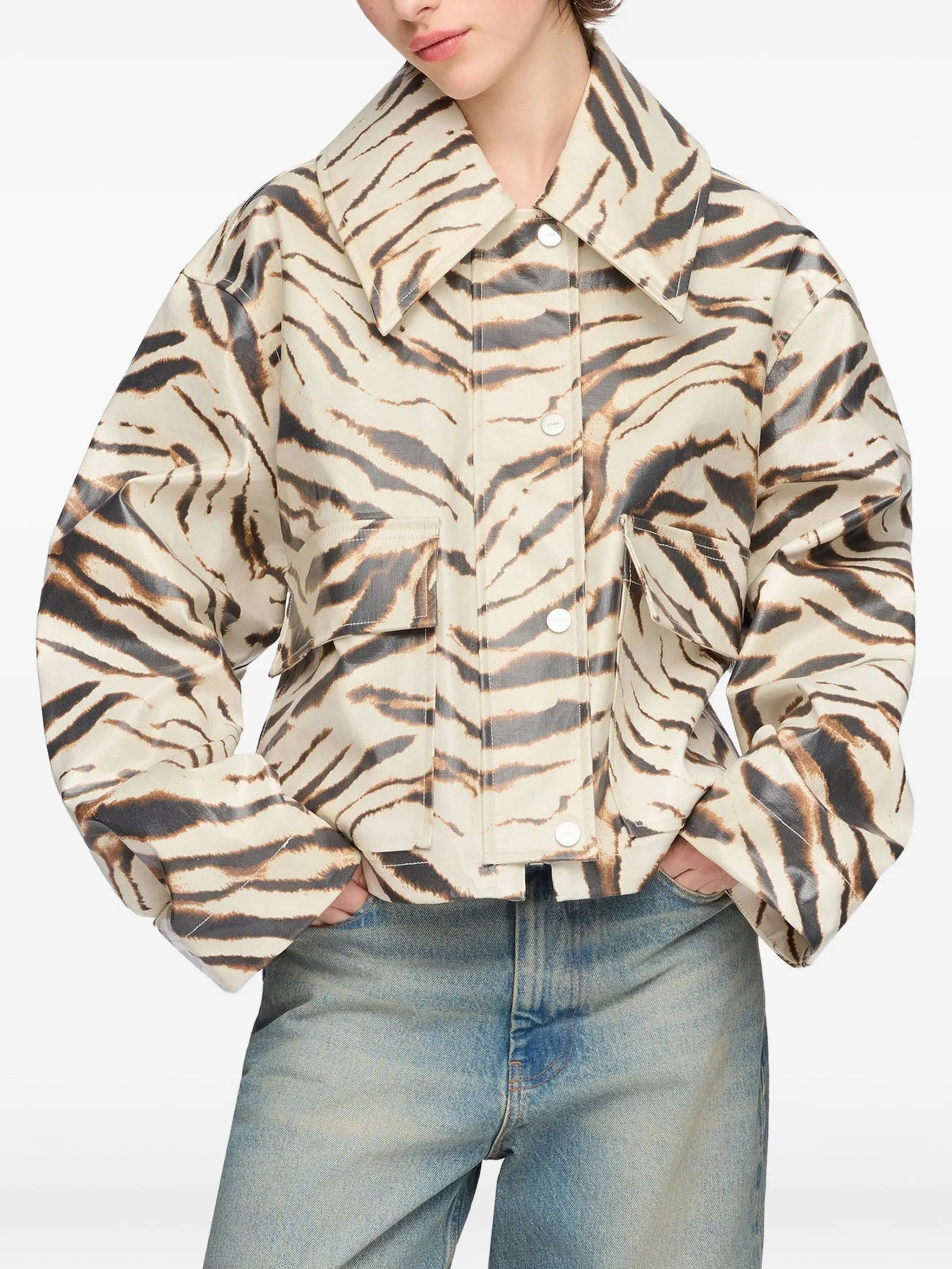 jacket in laminated zebra