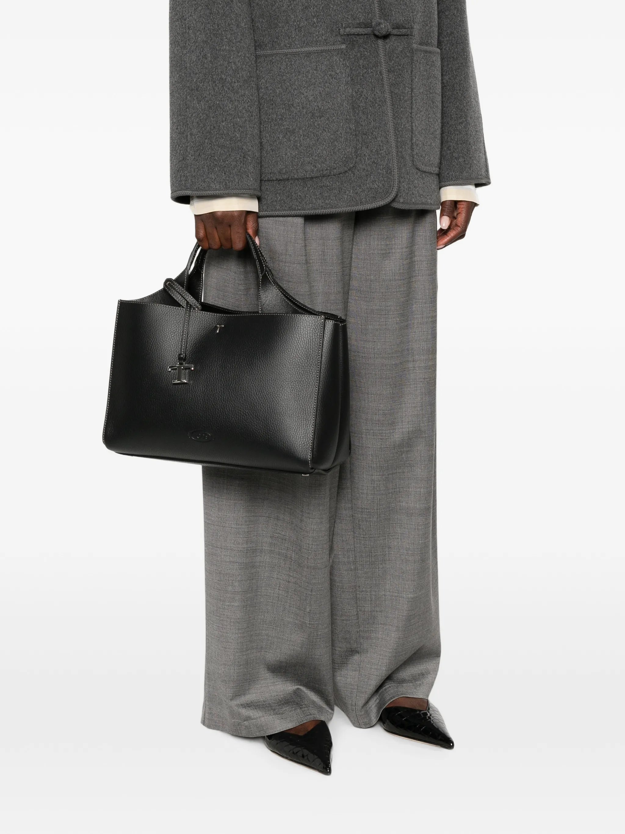 Hanging T leather tote bag