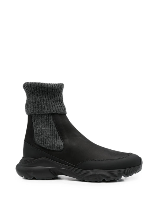 round-toe boots