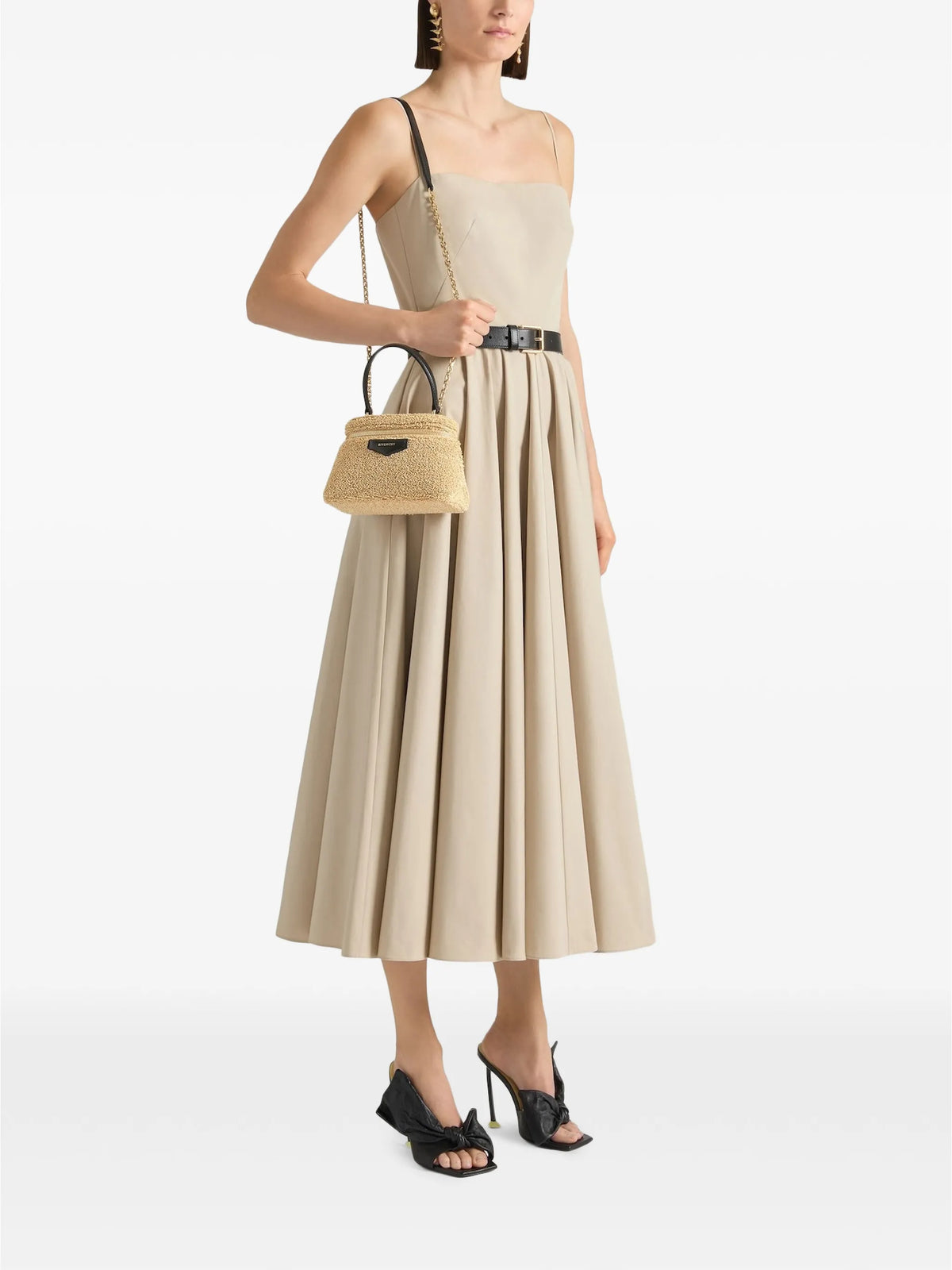 Antigona vanity bag in sponge raffia with chain