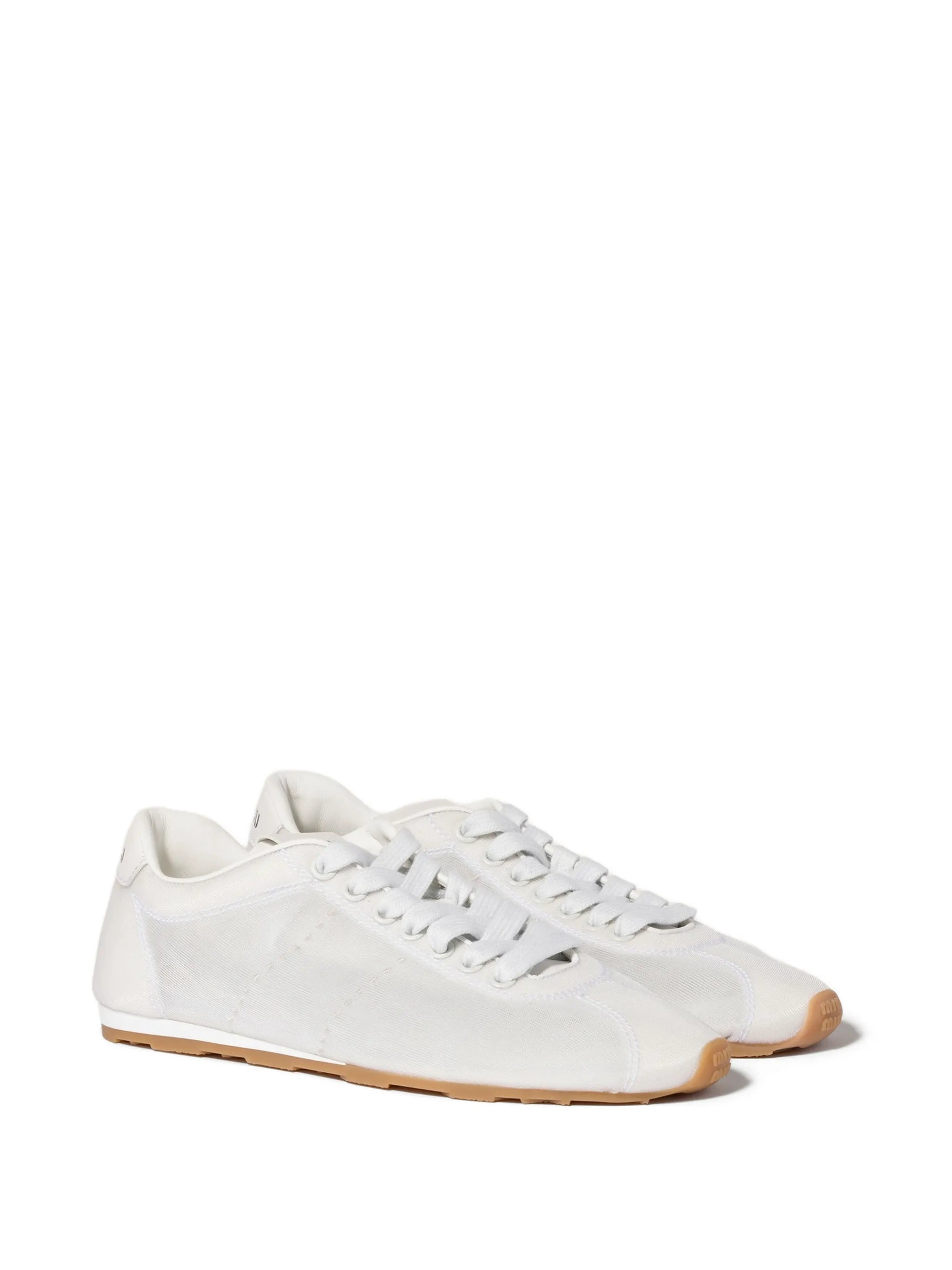 Plume mesh fabric sneakers