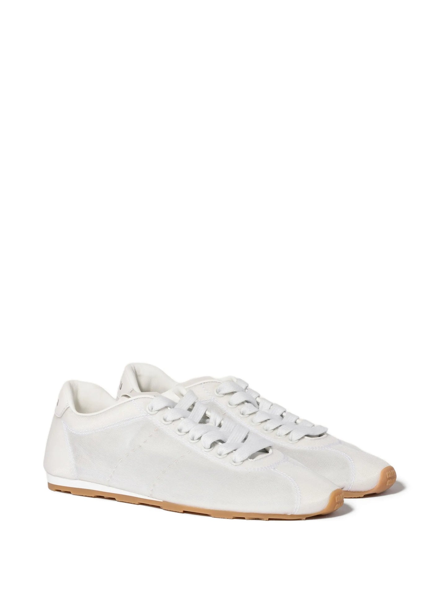 Plume mesh fabric sneakers