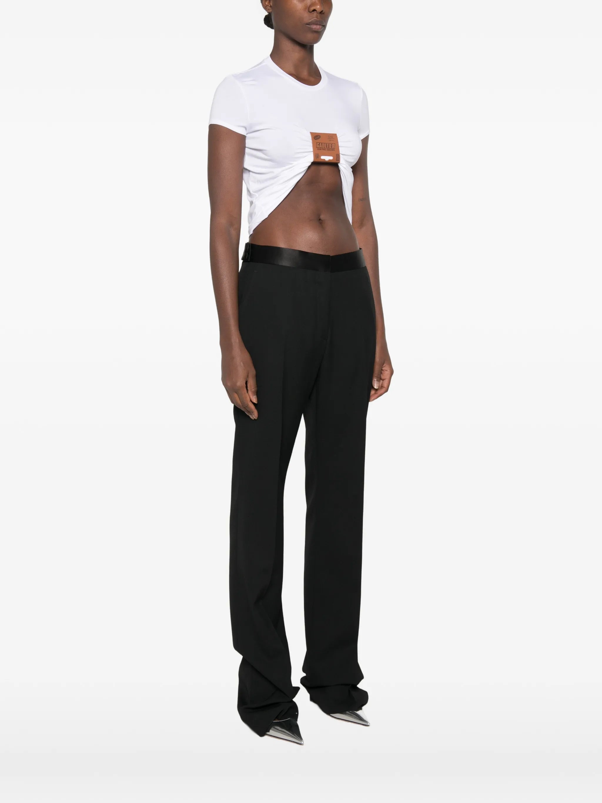 leather-tag ruched T-shirt