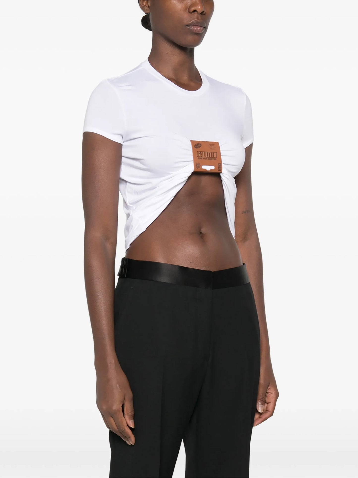 leather-tag ruched T-shirt
