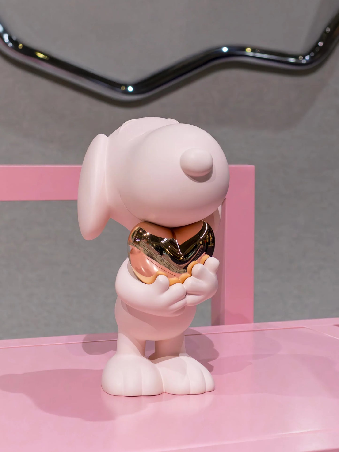 small Snoopy Heart figurine