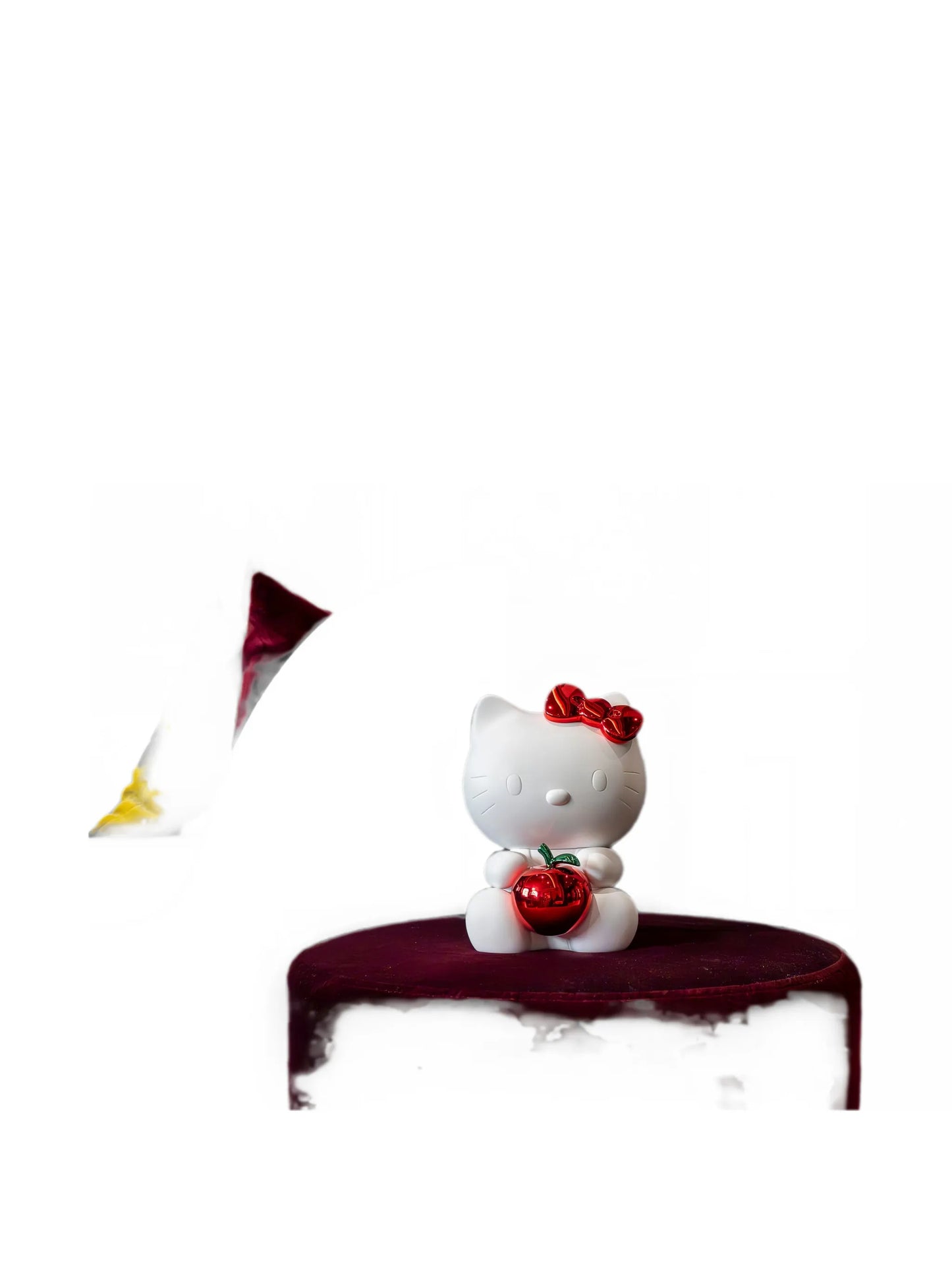 Hello Kitty heart sculpture