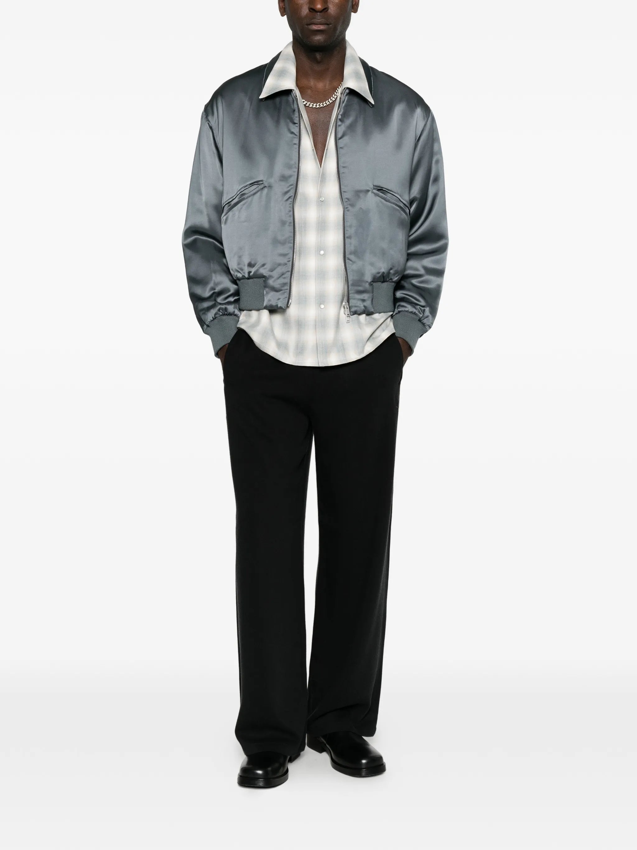loose-fit drawstring trousers