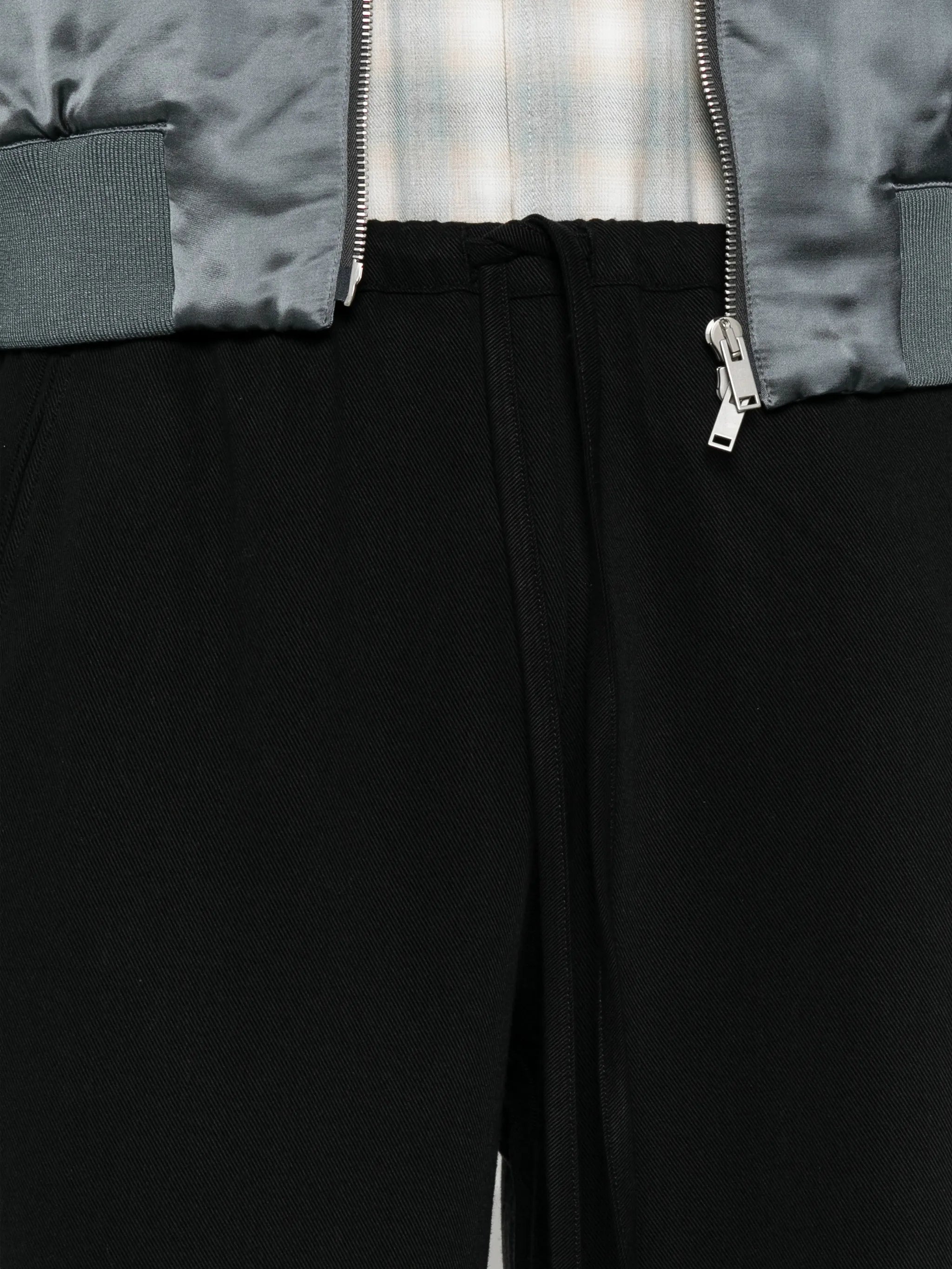 loose-fit drawstring trousers