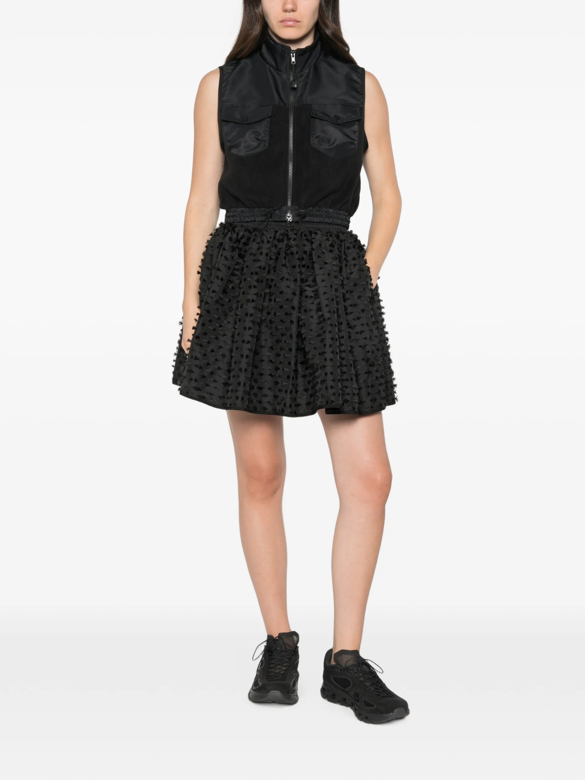 Windflower-embroidered fleece vest