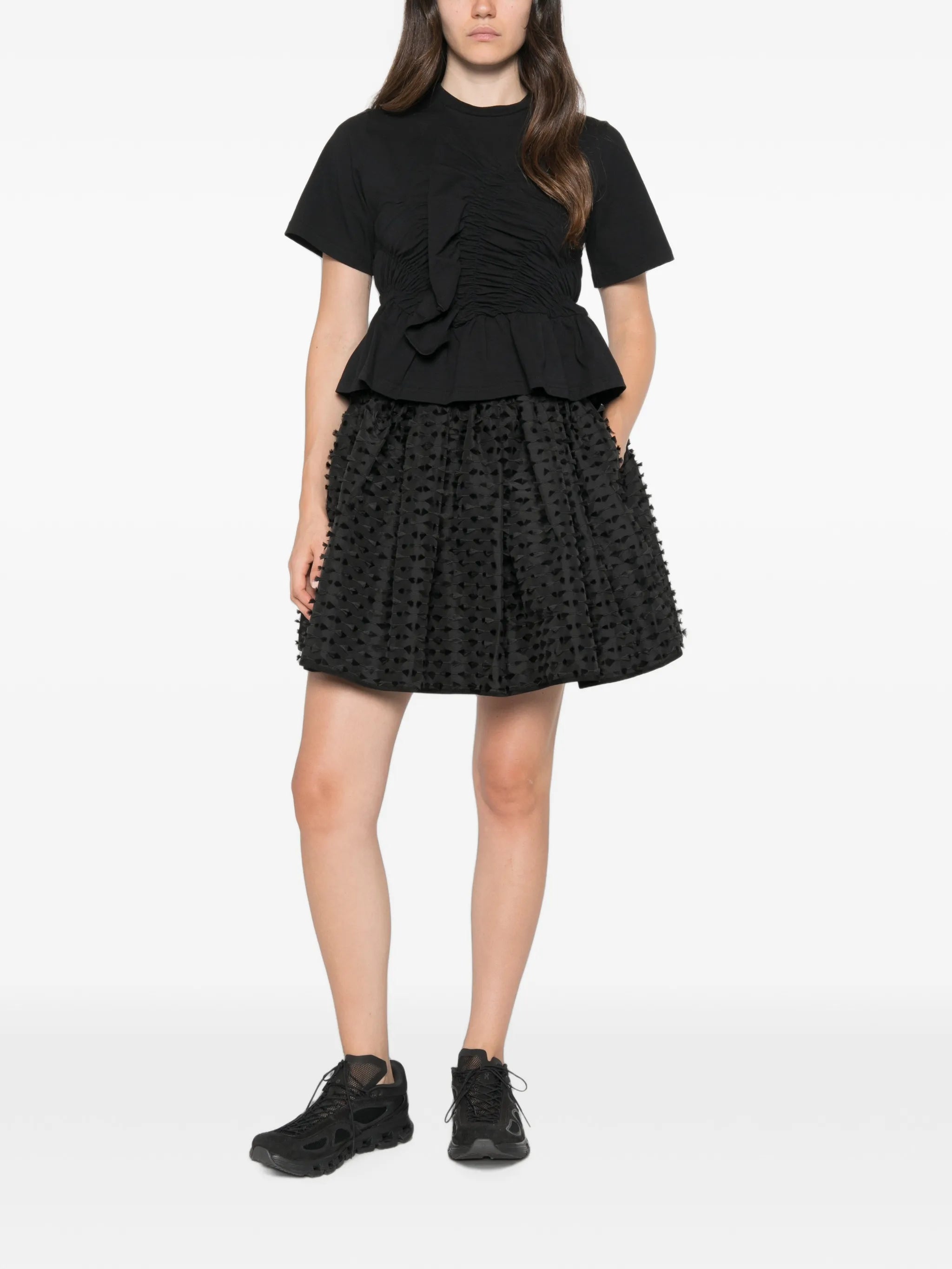 Windflower-embroidered peplum T-shirt