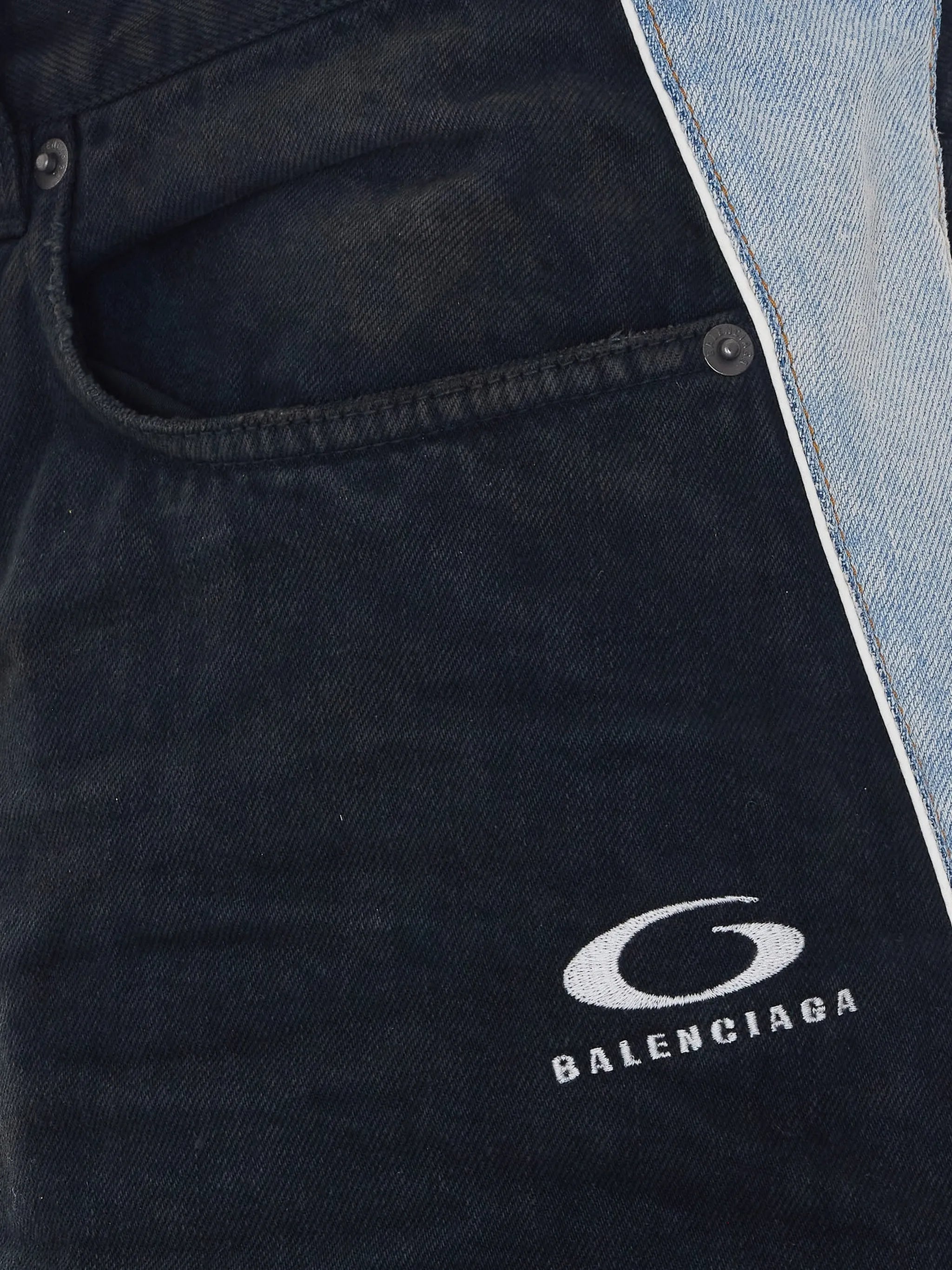 piping detail denim shorts in black/dark brown