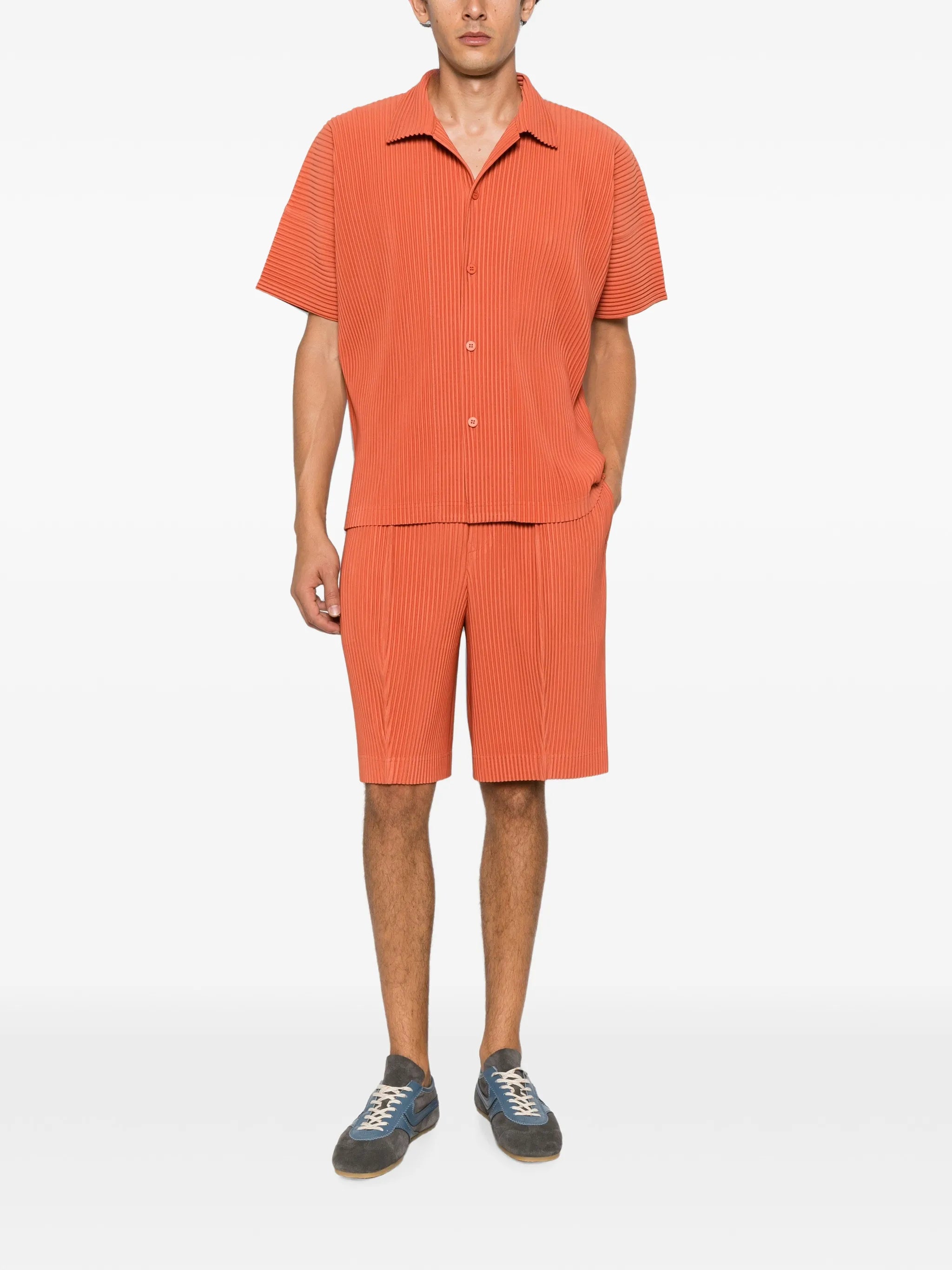 pleated short-sleeve shirt