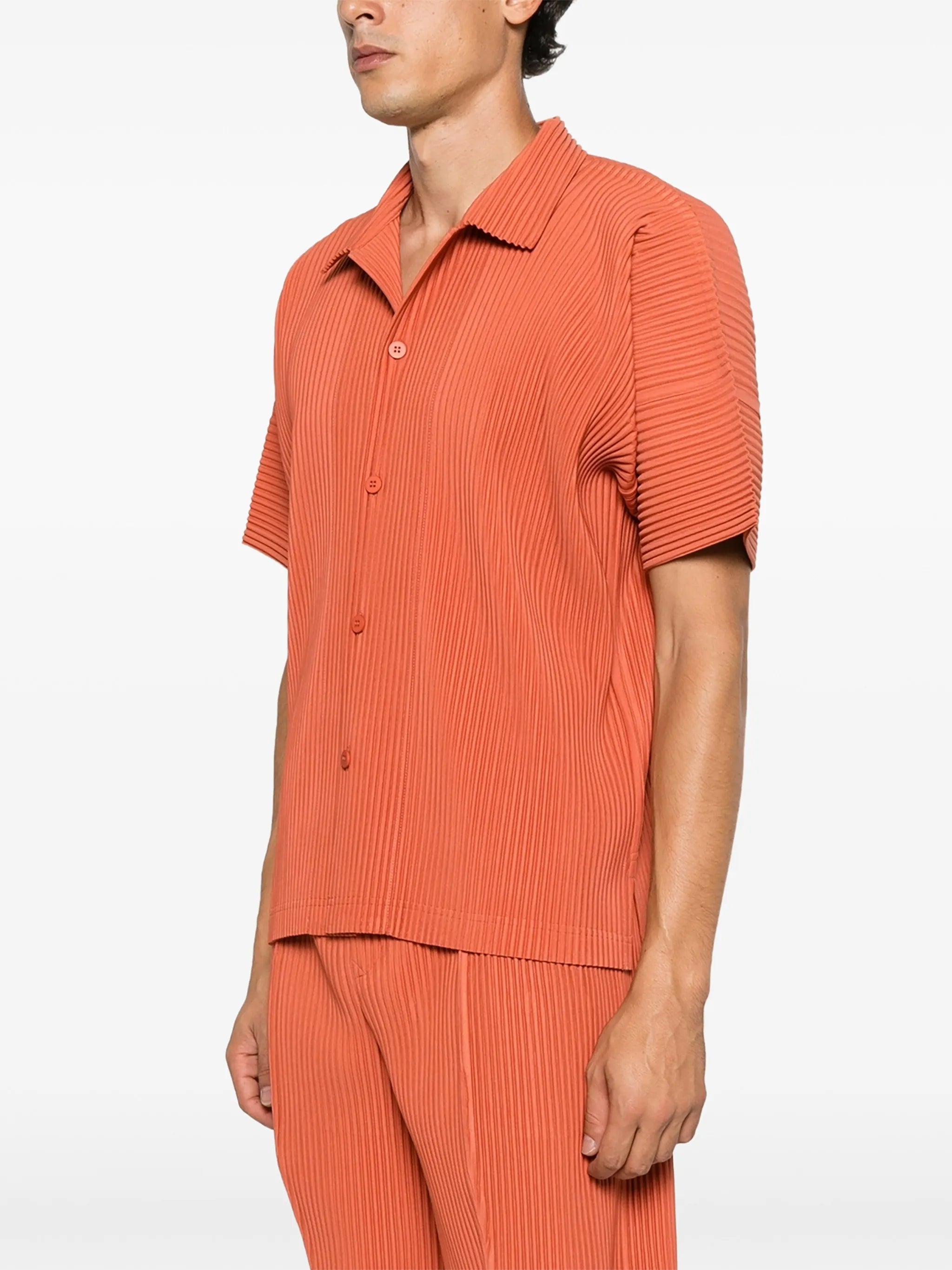 pleated short-sleeve shirt