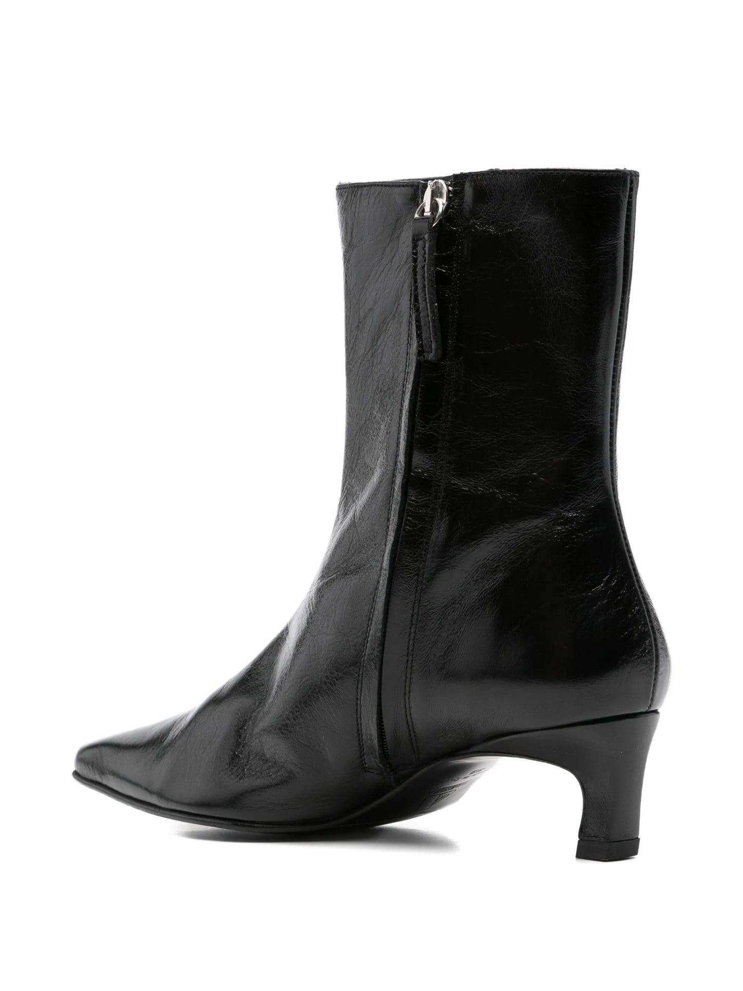 pointed-toe kitten-heel boots