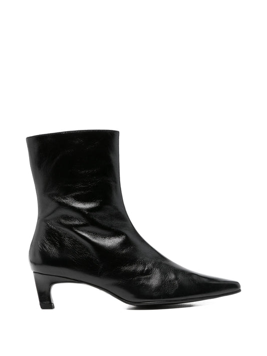 pointed-toe kitten-heel boots