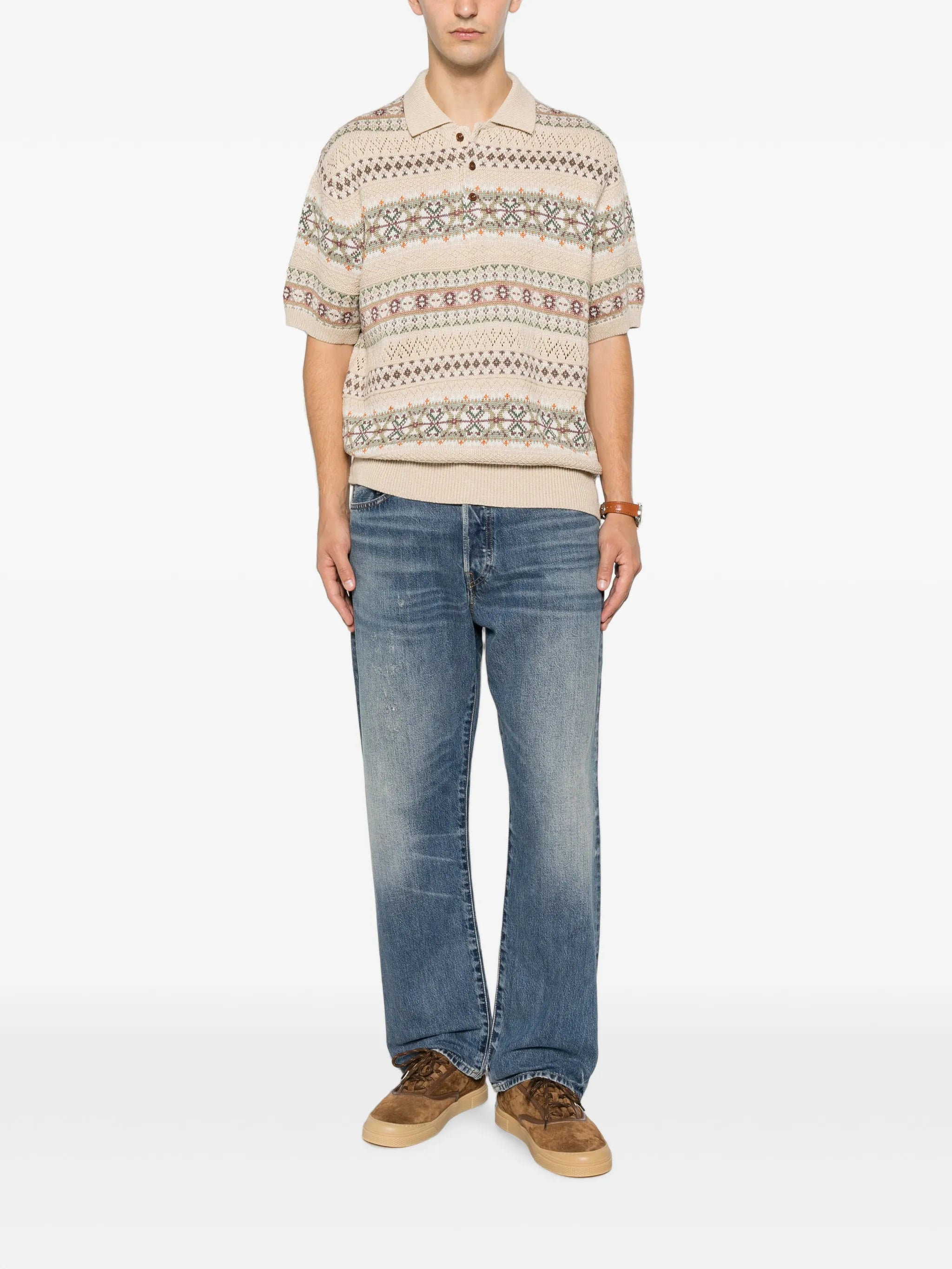 belt-loop buttoned jeans