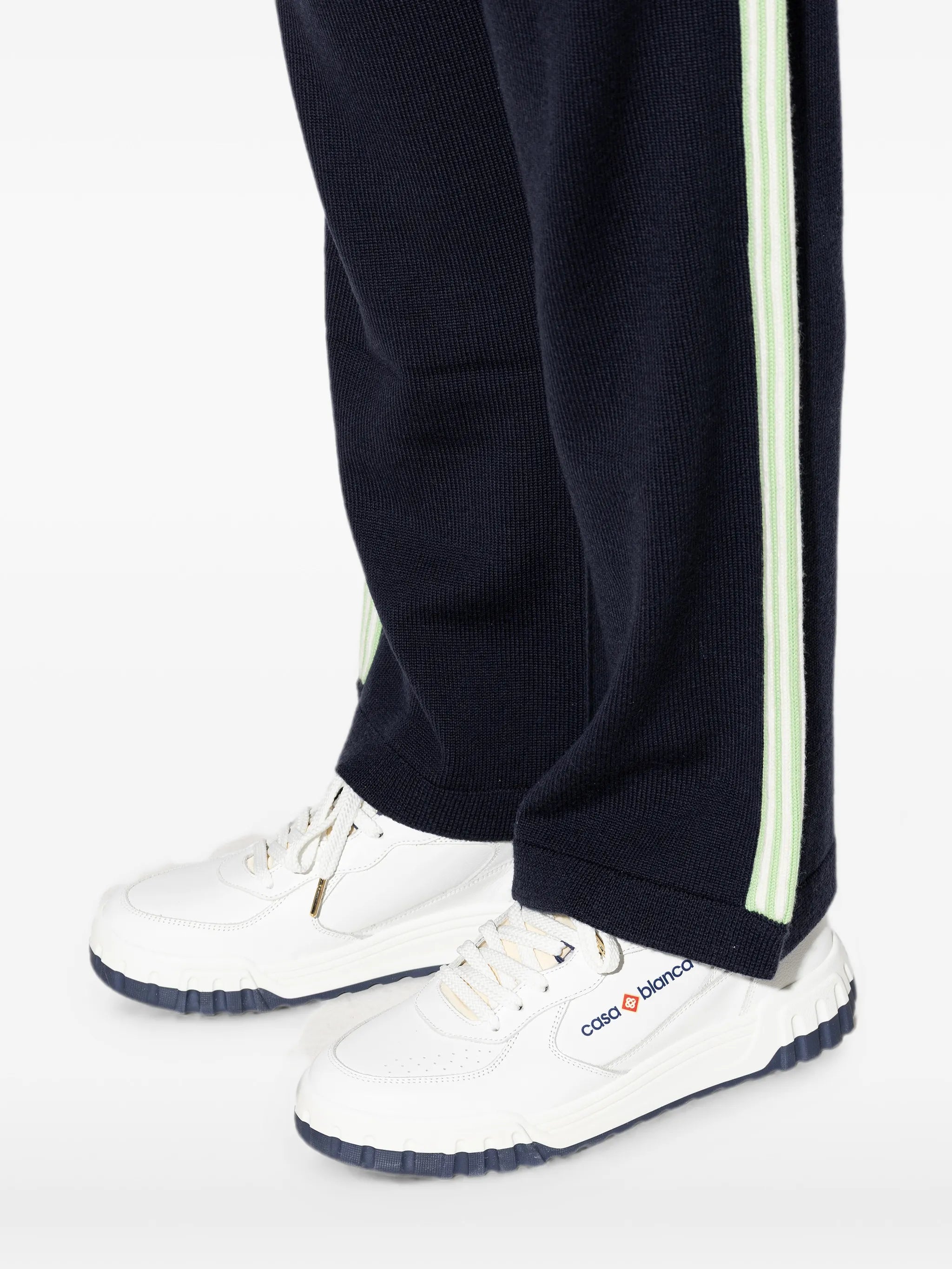 Court sneakers