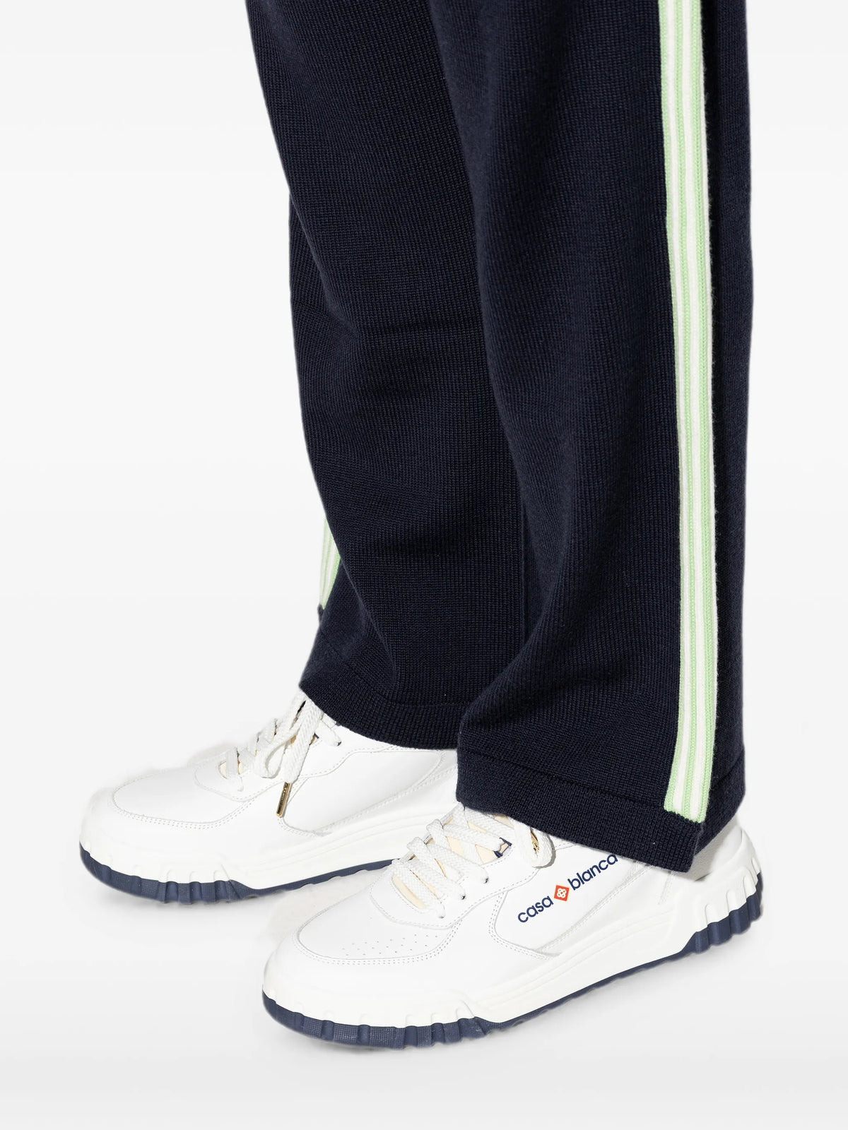 Court sneakers