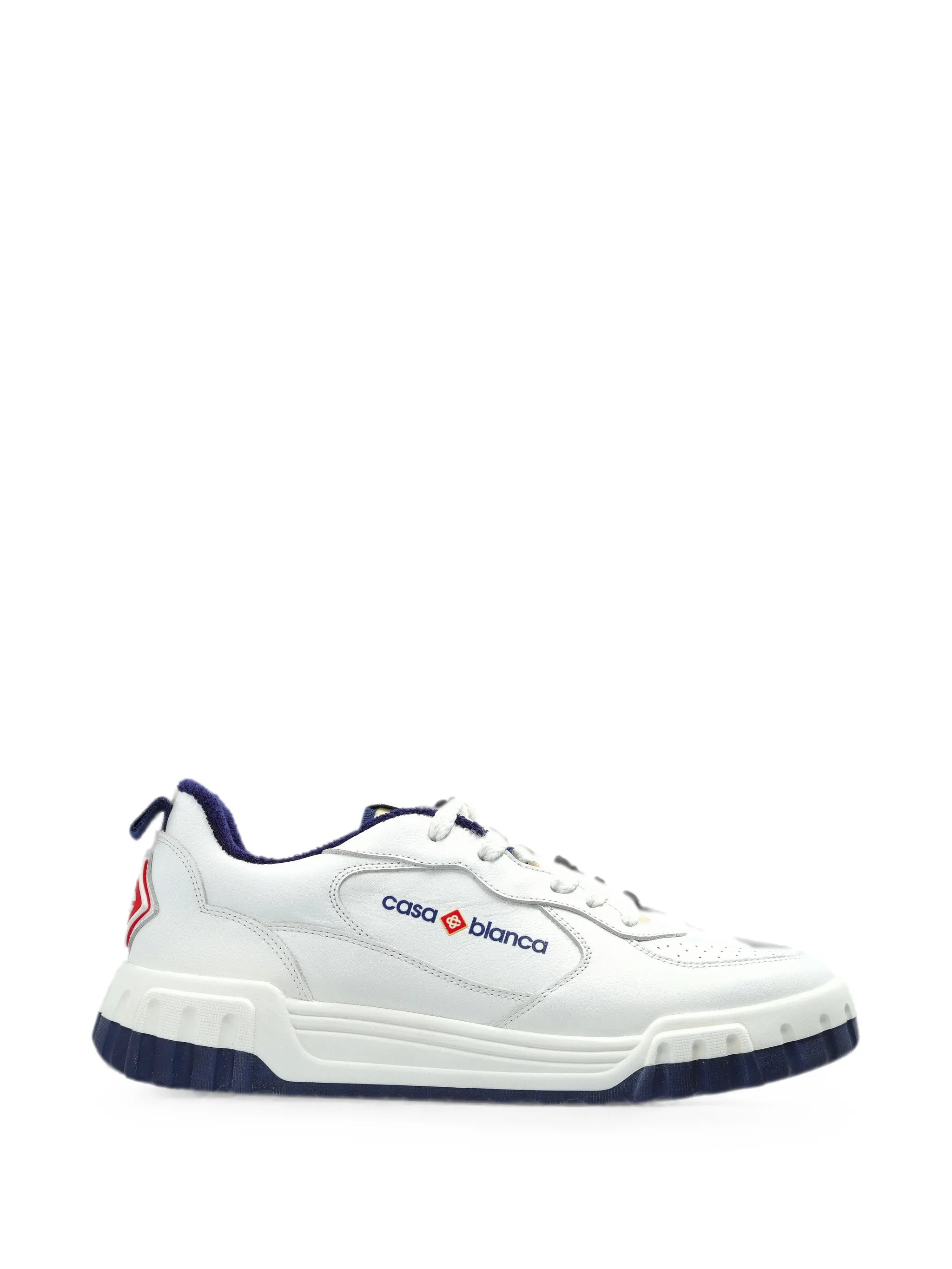 Court sneakers