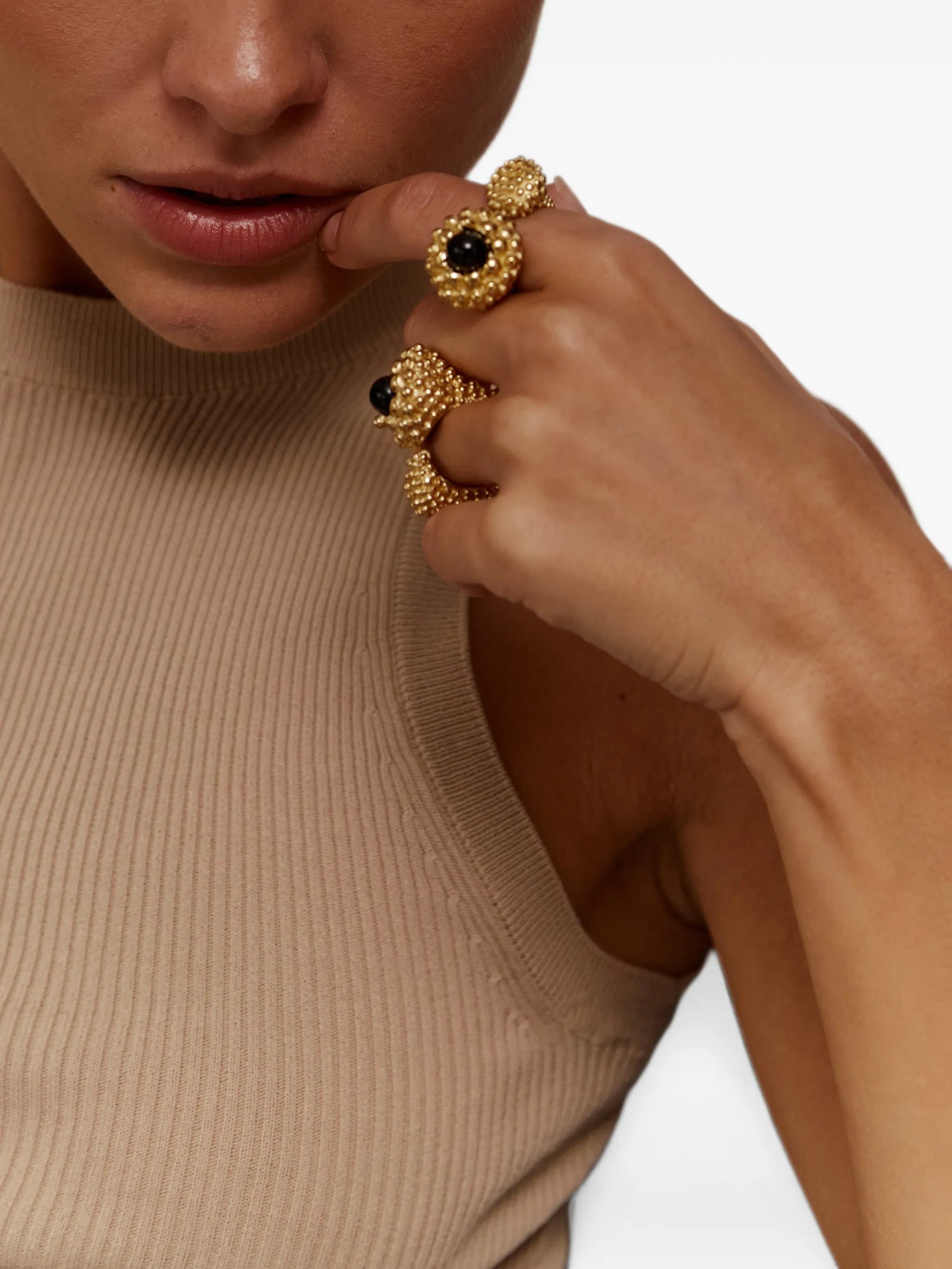 Karpos onyx ring