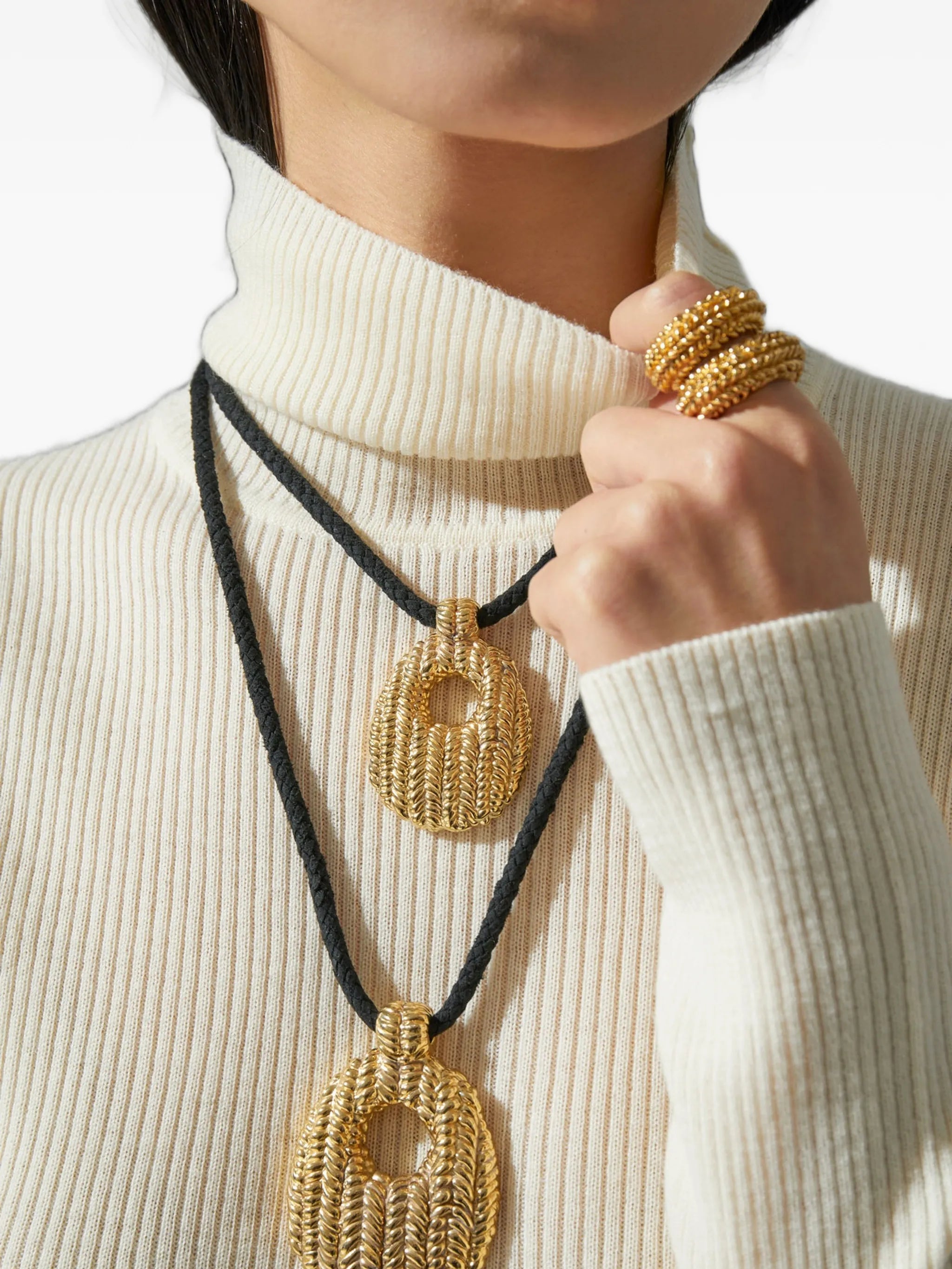 small Manuela pendant necklace
